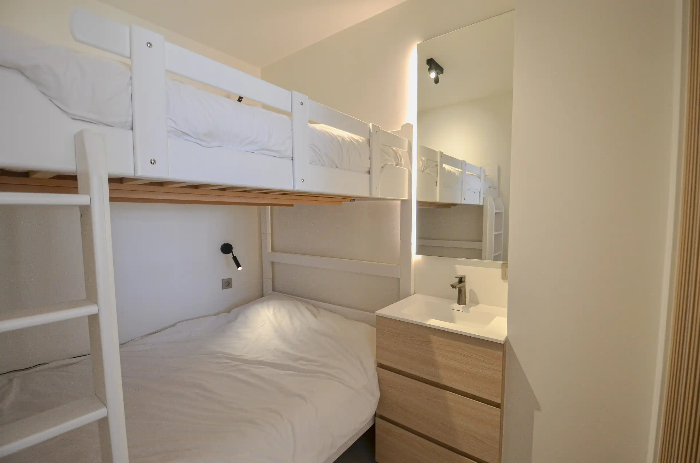 Stijlvol appartement met een open zicht gelegen nabij de Dumortierlaan. foto 20