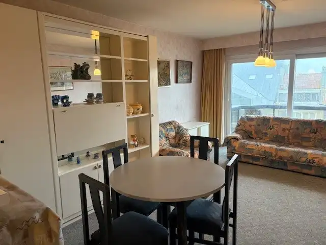 Gemeubelde studio vlak aan zee foto 2