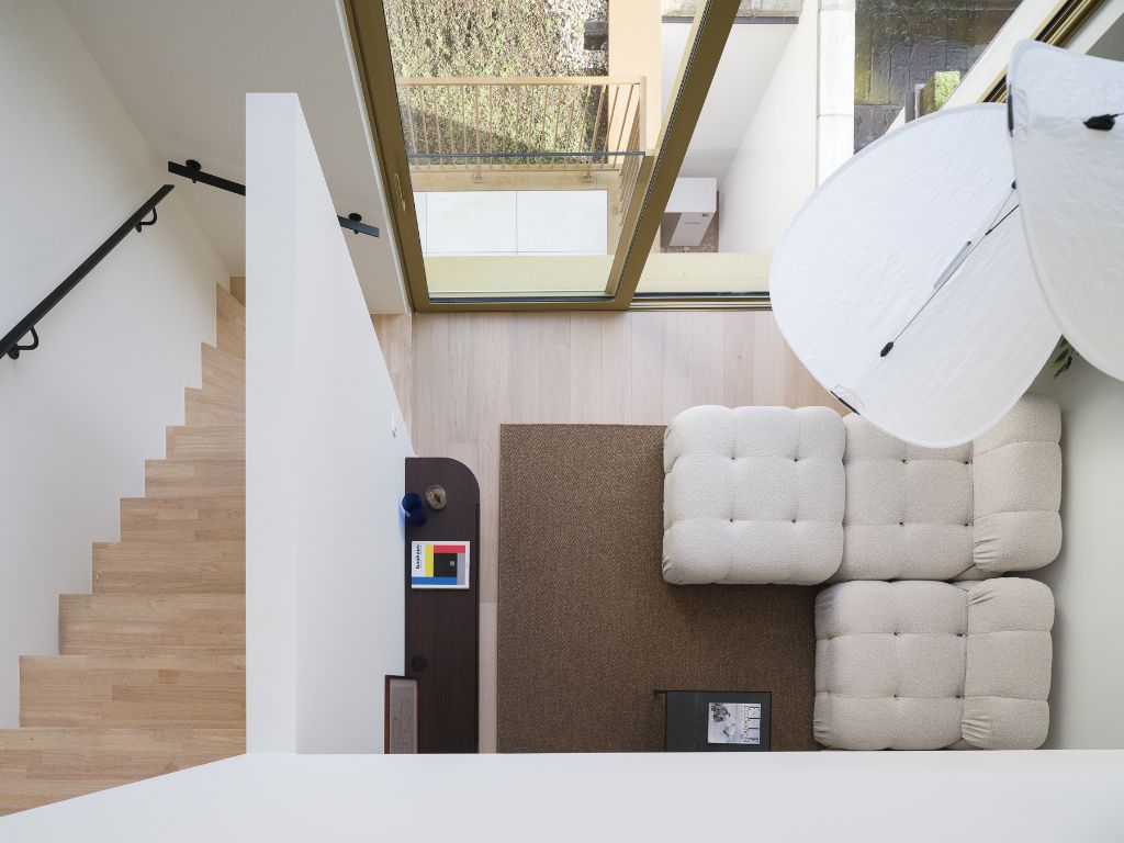 Architecturale nieuwbouw ‘townhouse’ met zicht op het water en meerdere terrassen foto 2