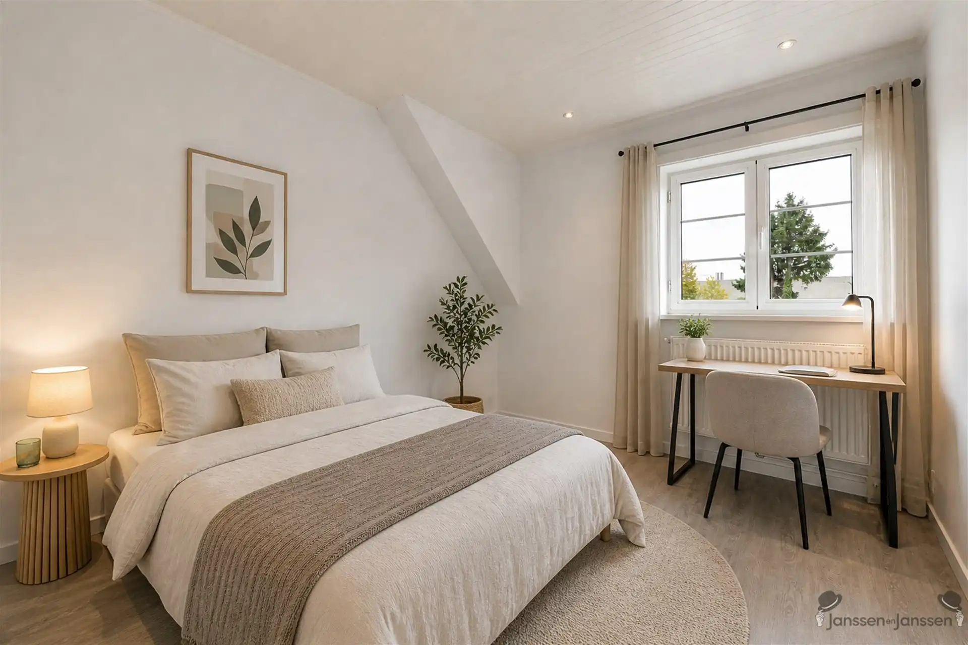 gerenoveerde woning met ruim magazijn  foto 7