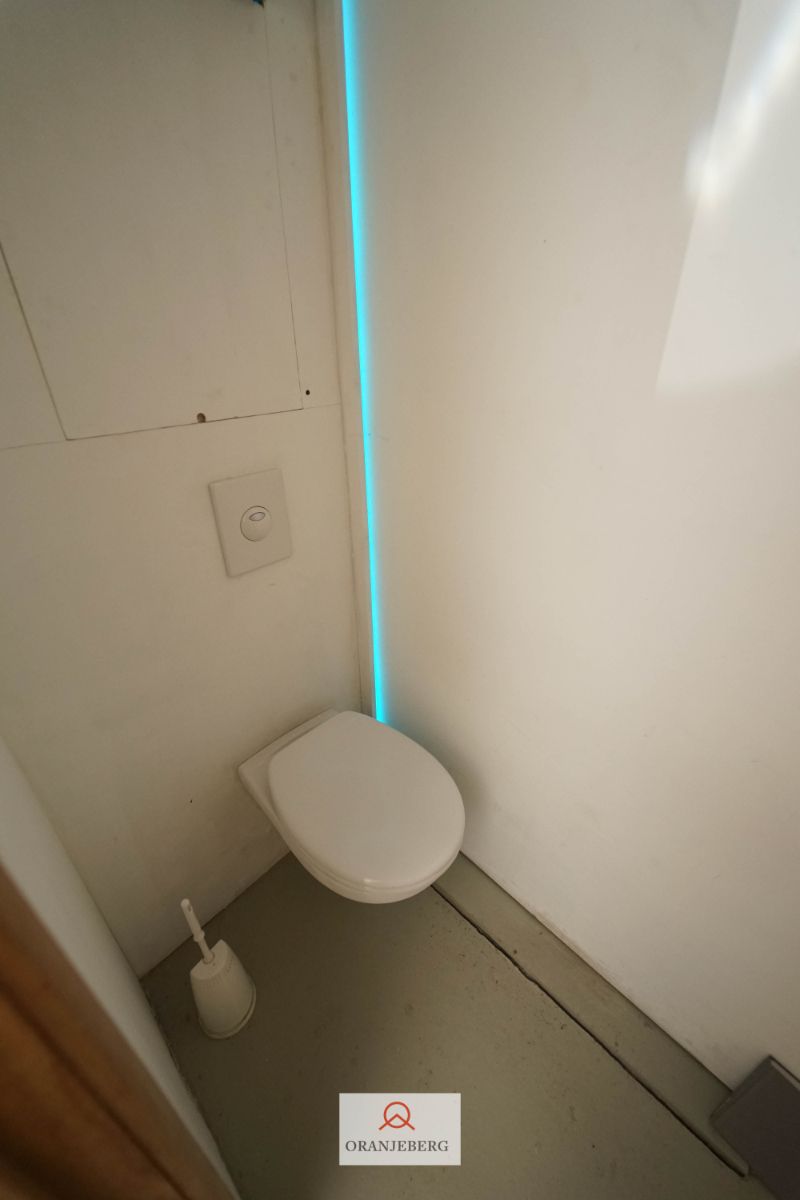 Polyvalente atelierruimte-magazijn-loods foto 34