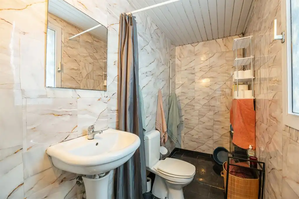 Riante te renoveren woning  foto 13