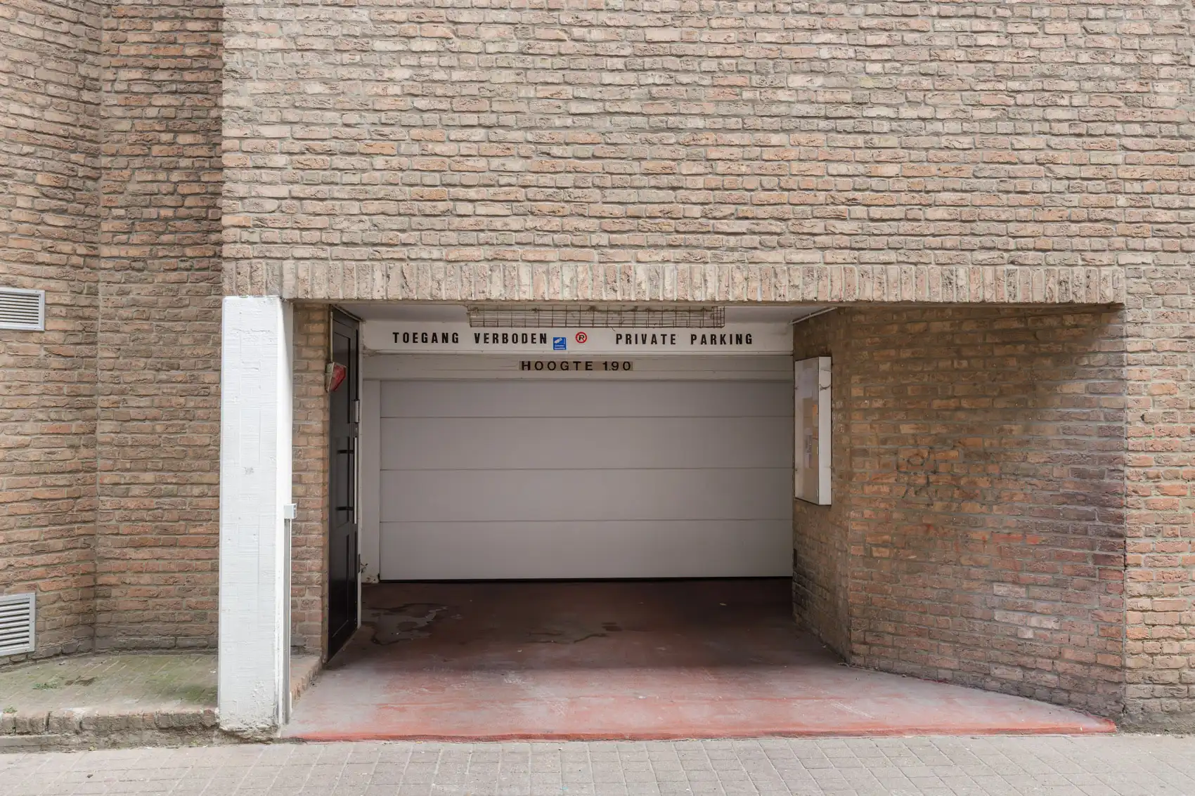 Parkeerplaats te koop Christinastraat 114 - 8400 Oostende