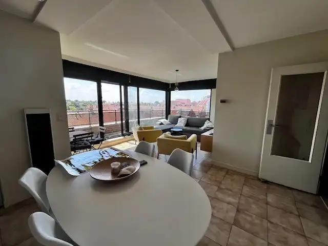 TOPPER! Appartement met 2 slaapkamers en fantastisch zicht en ook zijdelings zeezicht foto 4