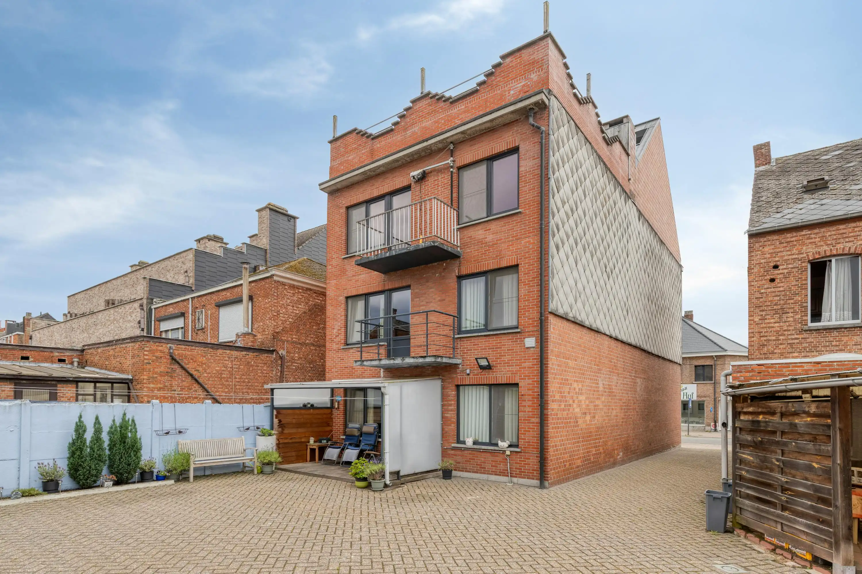 Instapklaar duplexappartement met ruim terras en garage  foto {{pictureIndex}}