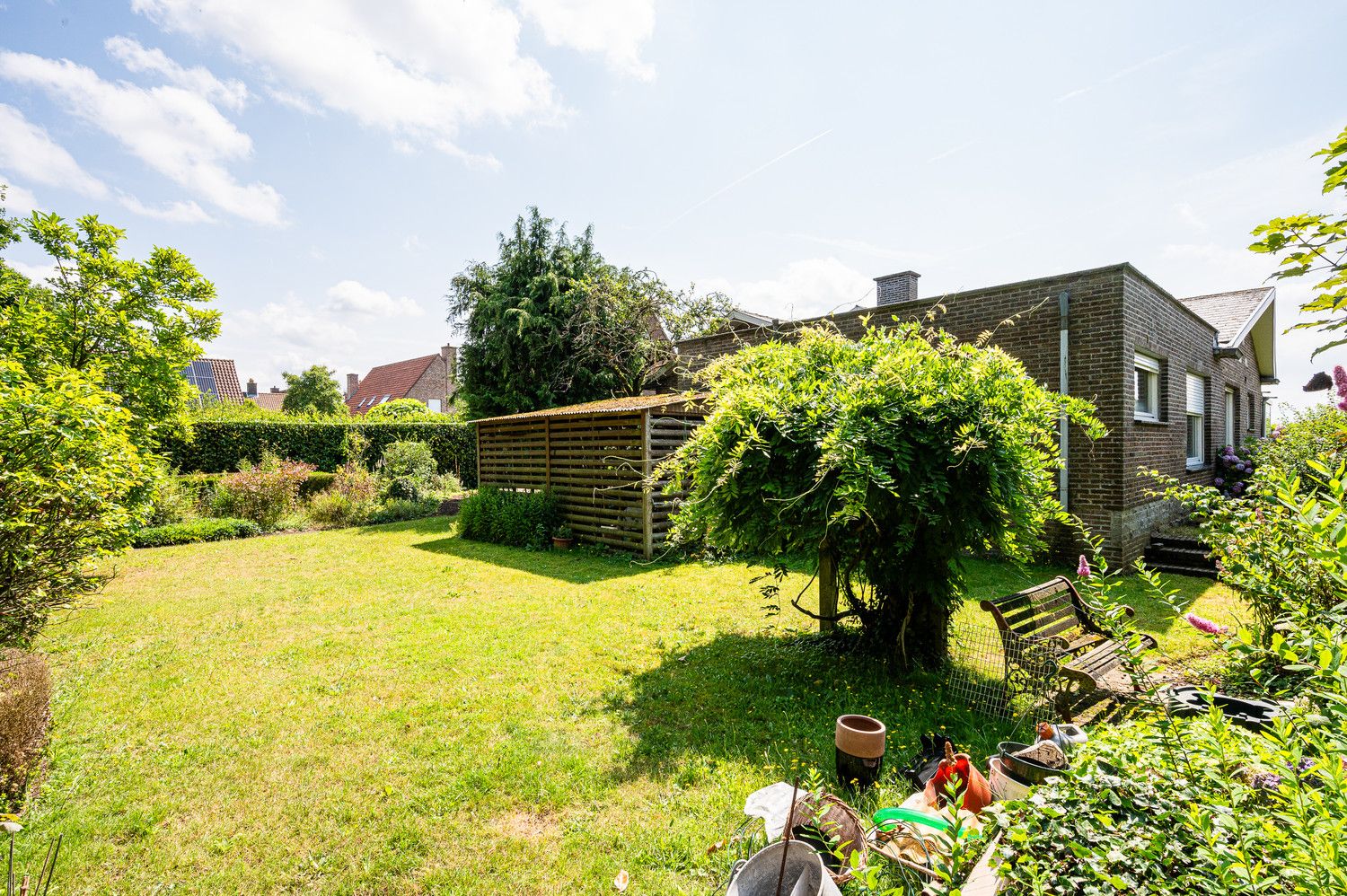 Te renoveren alleenstaande woning omgeven door het groen en op enkele minuten van het centrum! foto 23