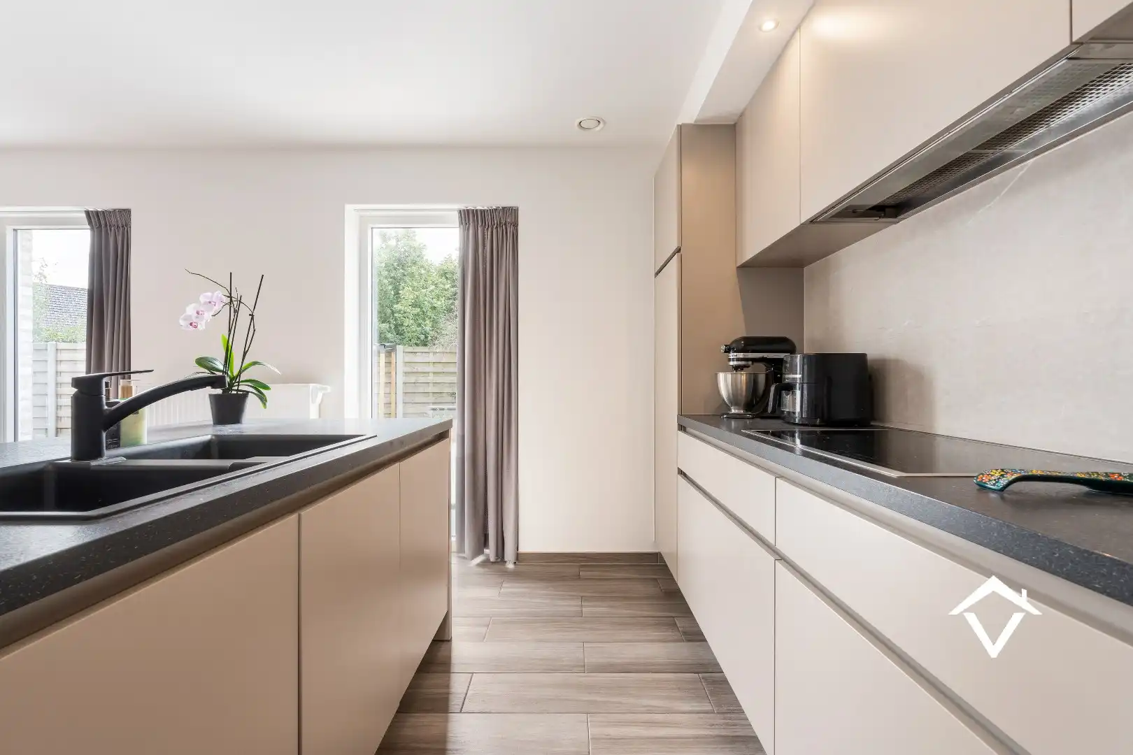Recente halfopen bebouwing (2019) in rustige, doodlopende straat te Koekelare foto 11