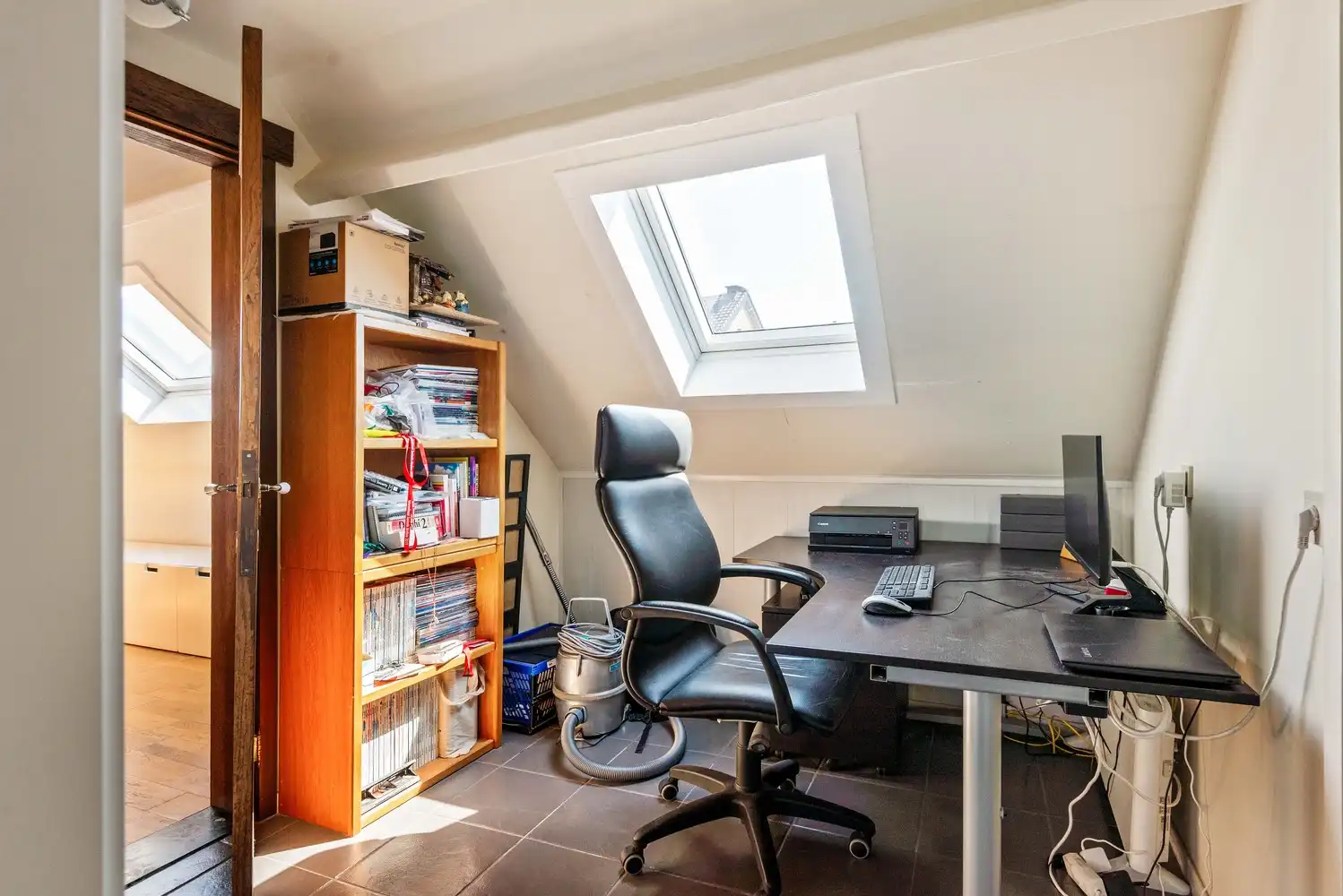 Karaktervolle hoeve met 4 slaapkamers, magazijn en ruime tuin te Lint foto 16