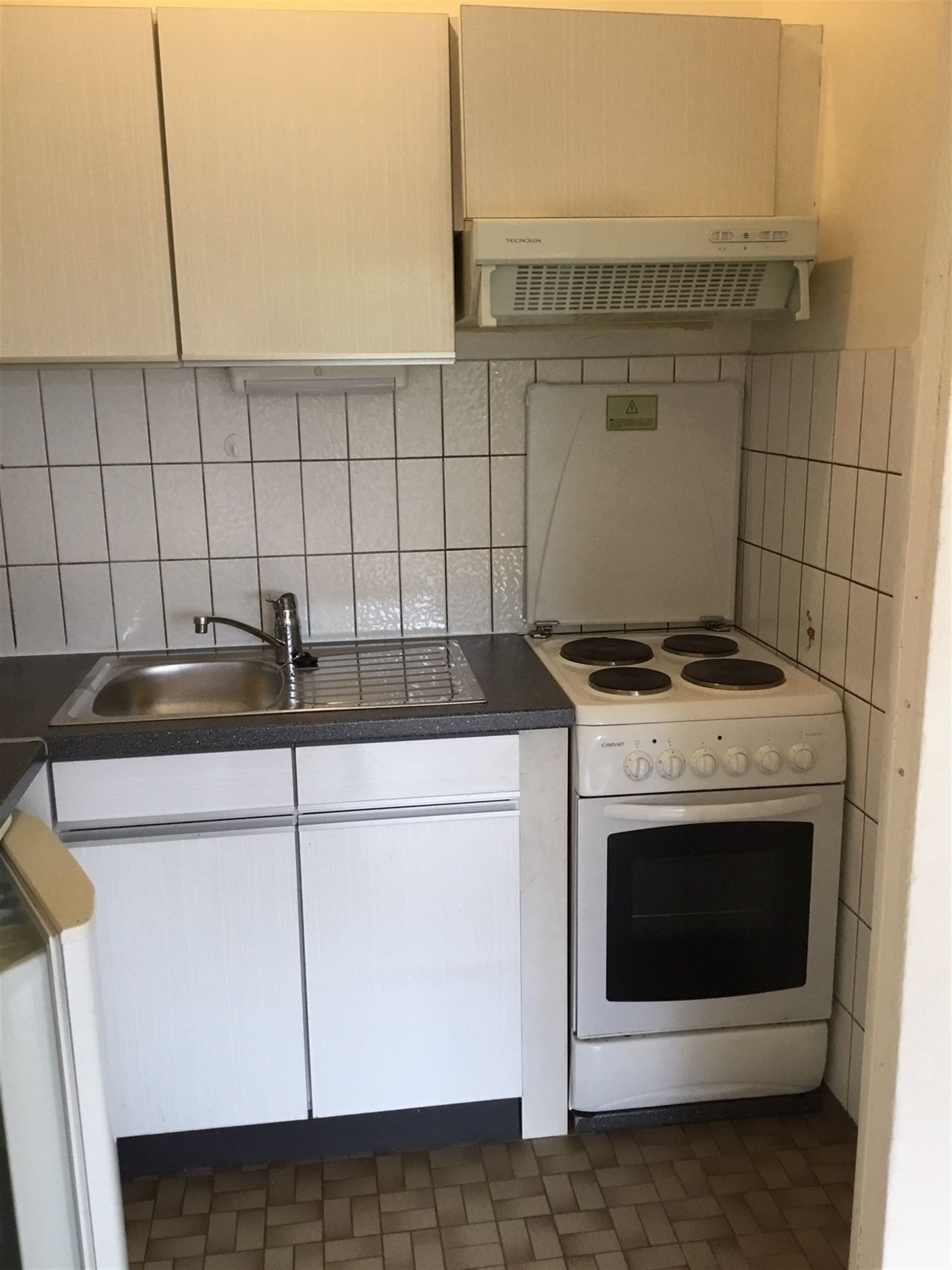 Ongemeubeld mooie Studio met zicht op Maria-Louizasquare foto 5