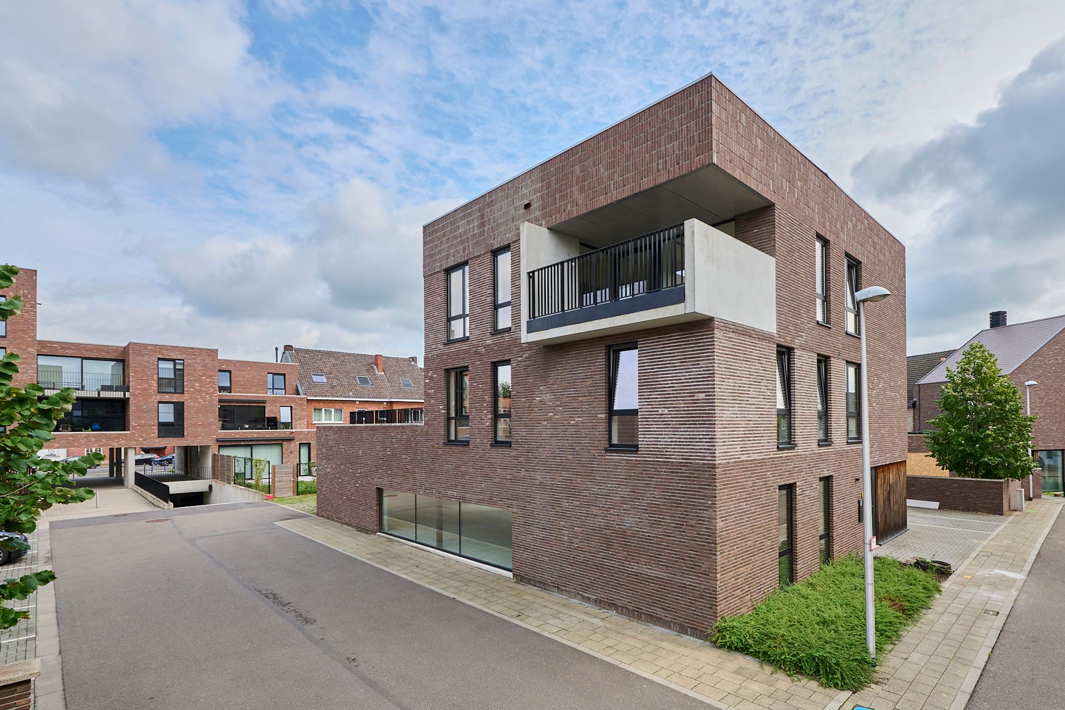 Hoogwaardig afgewerkt appartement met maatmeubilair foto 11