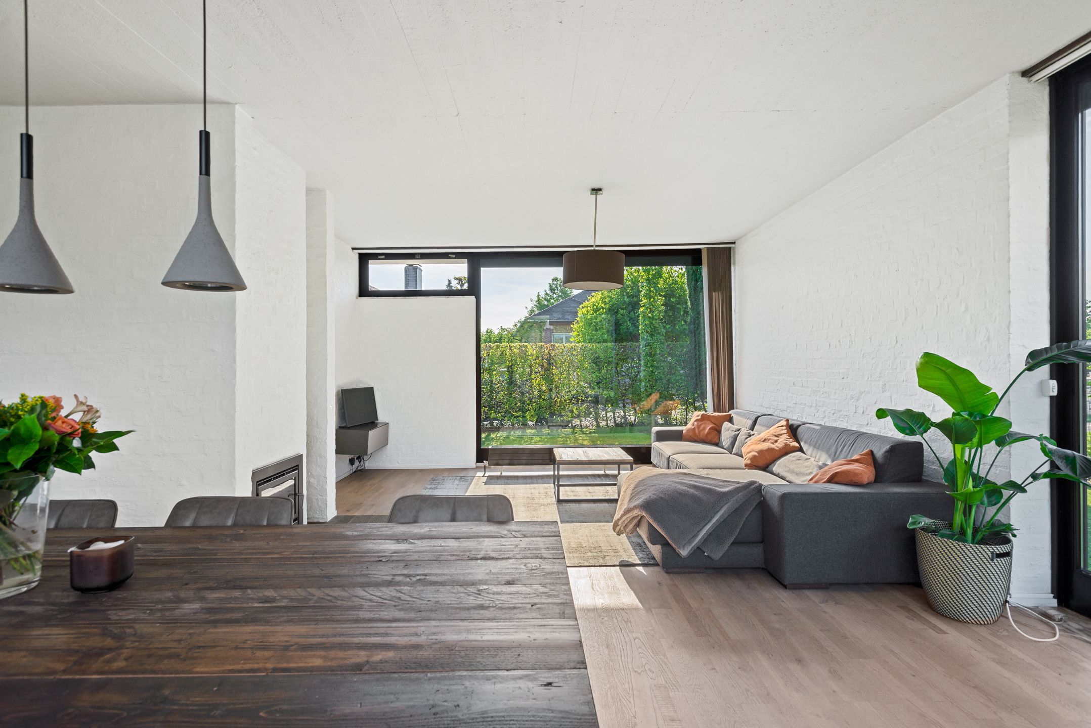 Modernistische villa met rijke lichtinval en in een groene, rustige omgeving  foto 3