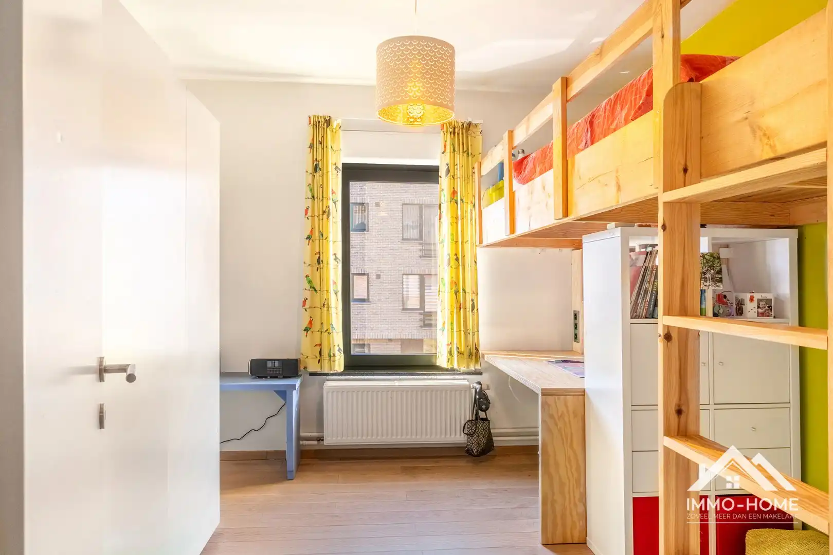 Héél erg ruime gerenoveerde woning met garage nabij centrum Lokeren! foto 24
