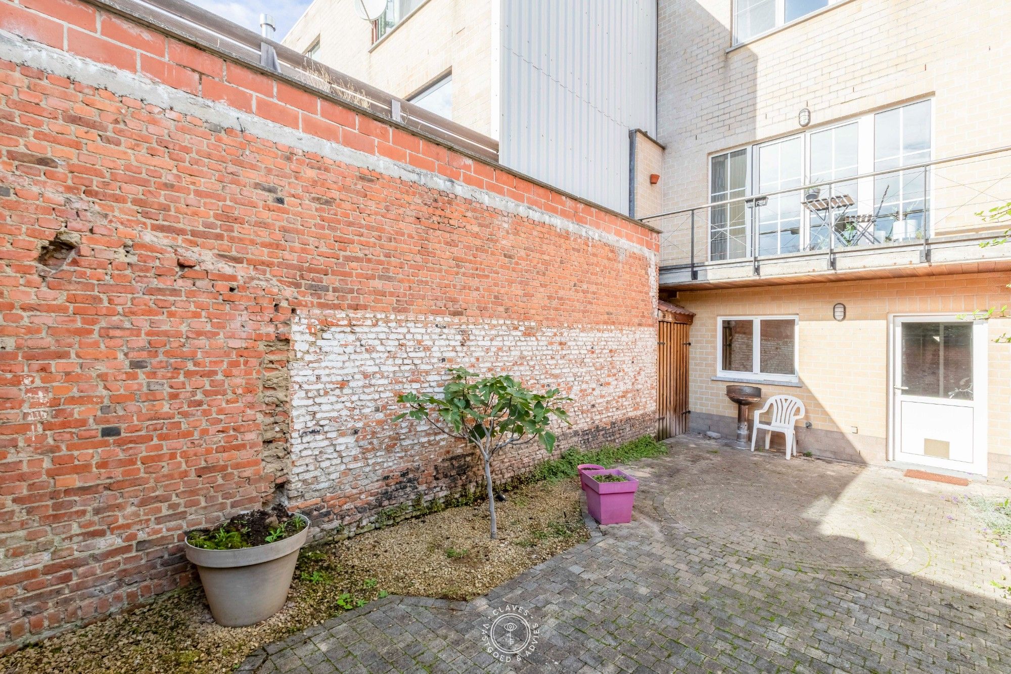 Fijne en energiezuinige woning met garage op een zeer goede locatie. foto 17