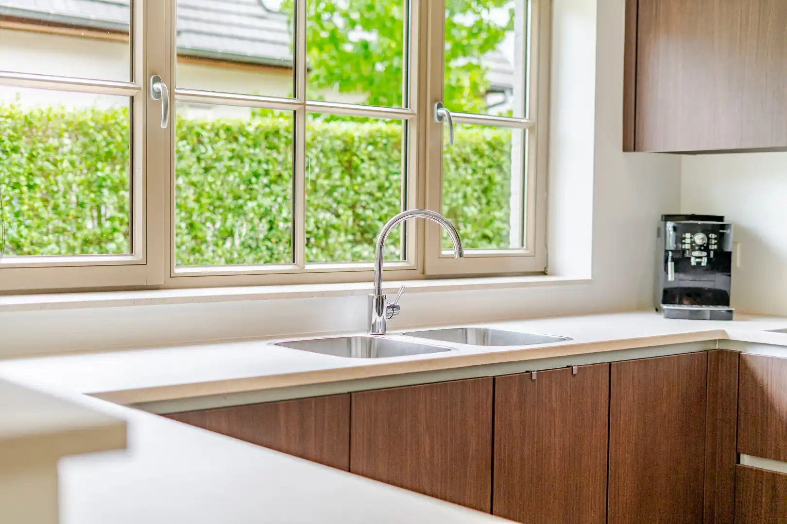 Exclusief gerenoveerde vrijstaande villa in rustige en residentiële omgeving foto 11