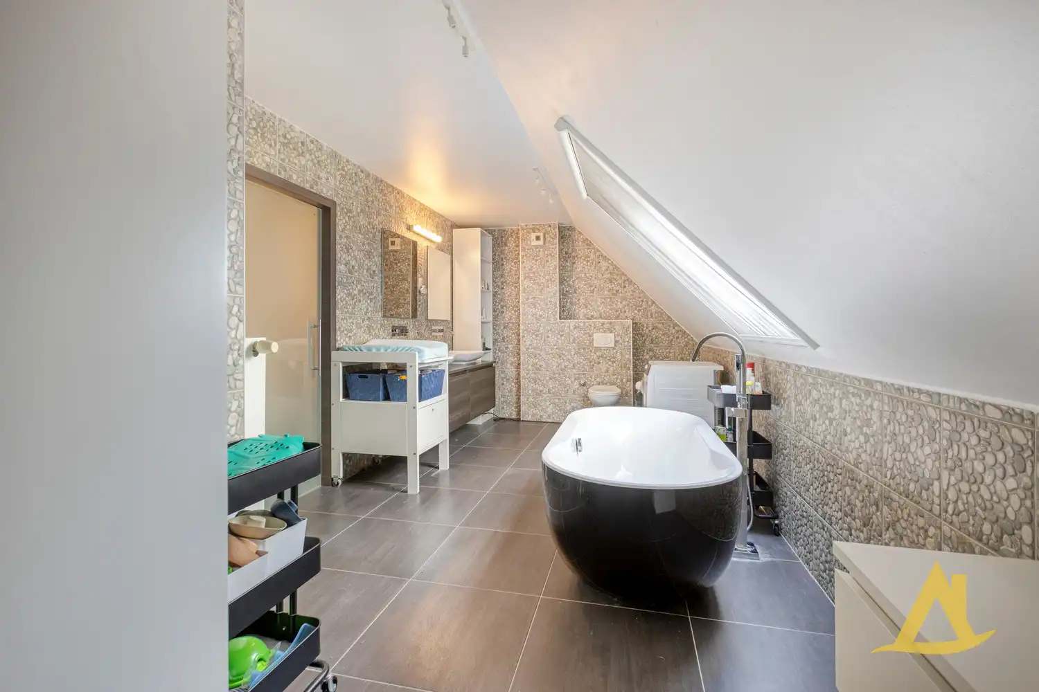 LUXUEUS, ENERGIEZUINIG APPARTEMENT MET 5 SLAAPKAMERS TE SCHAFFEN! foto 23