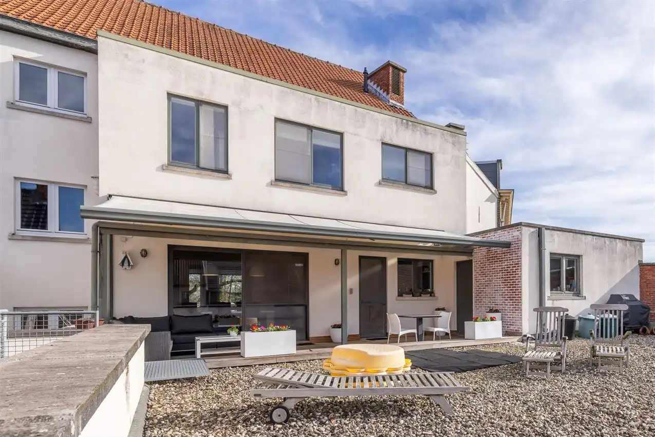 Tijdloze residentie met iconisch uitzicht foto 13