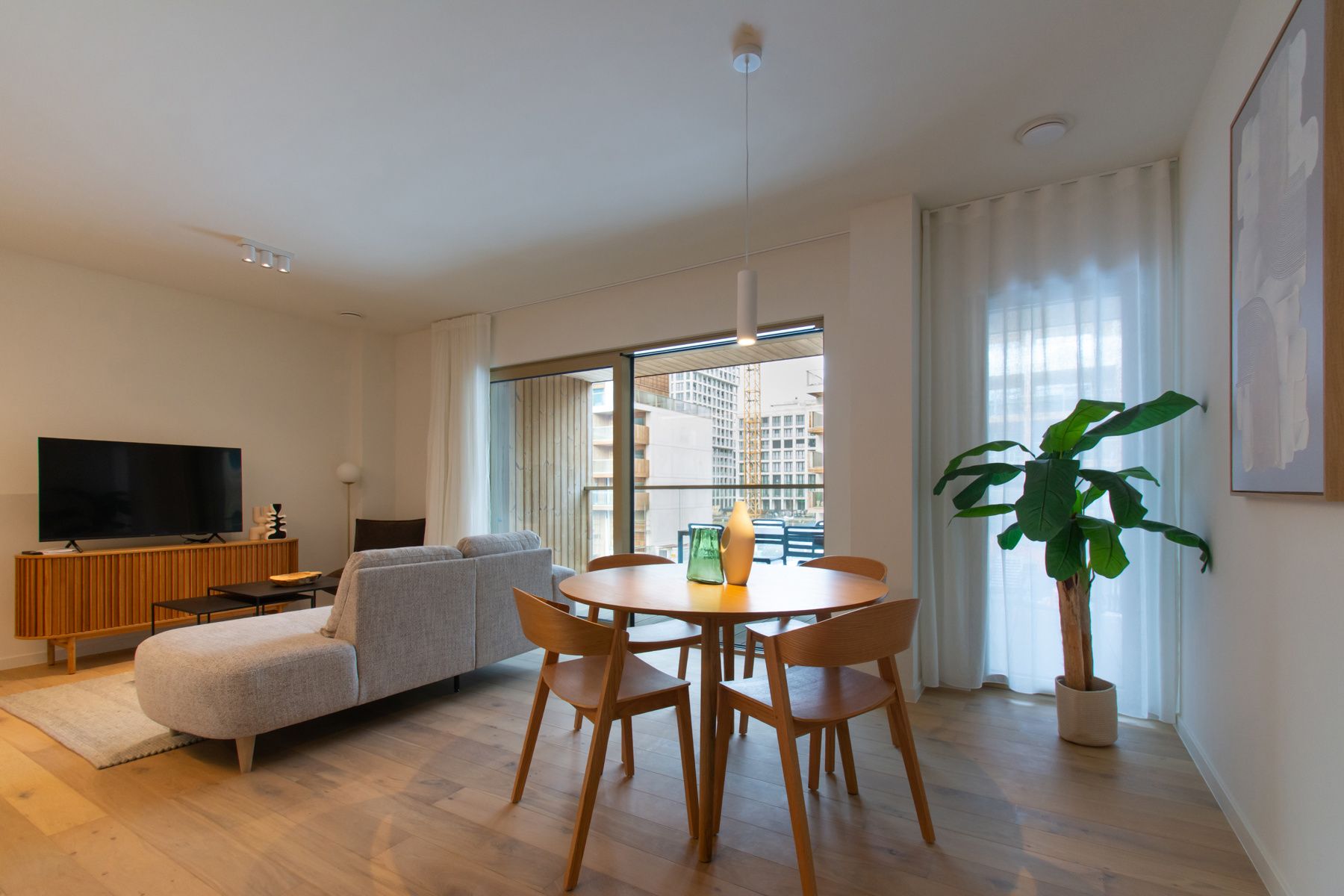 appartement 1 chambre 1 salle de bain grande terrasse foto {{pictureIndex}}