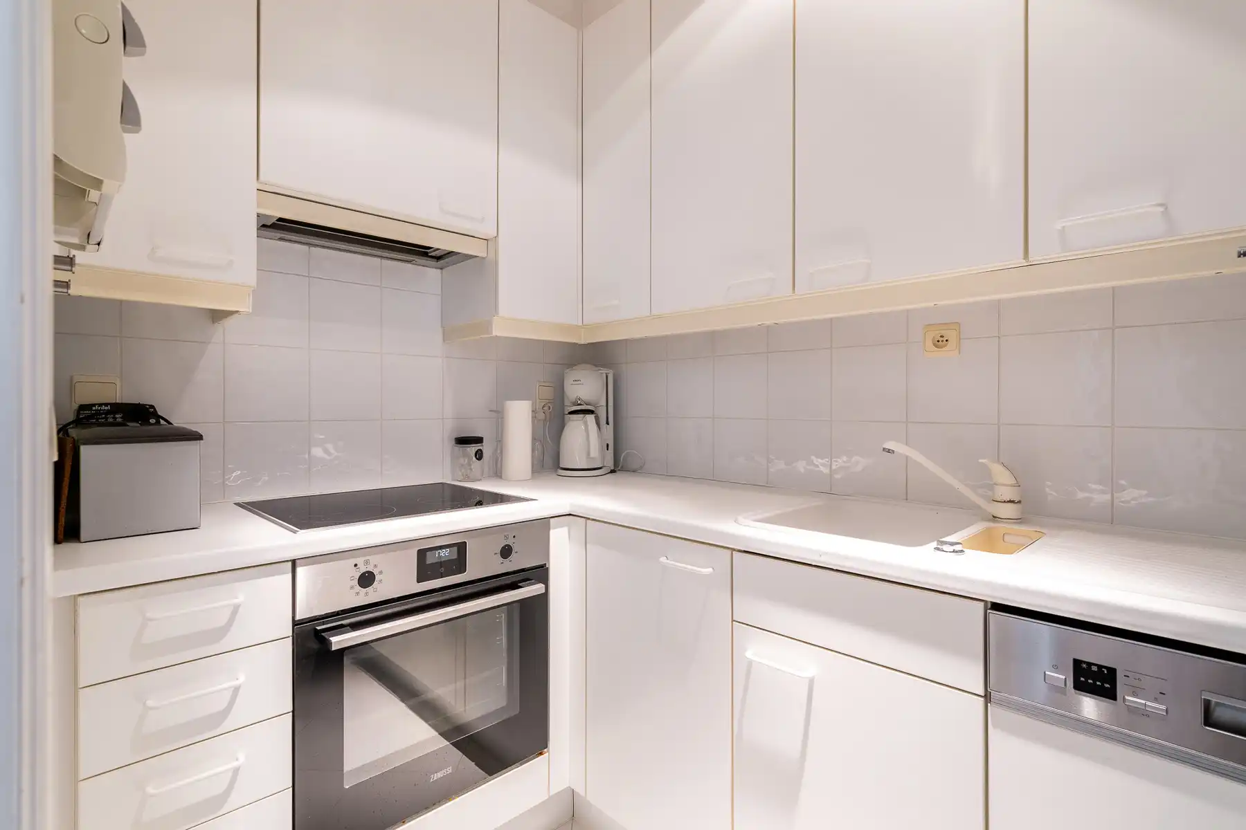 Instapklaar gemeubeld appartement met lateraal zeezicht in het Zoute foto 9
