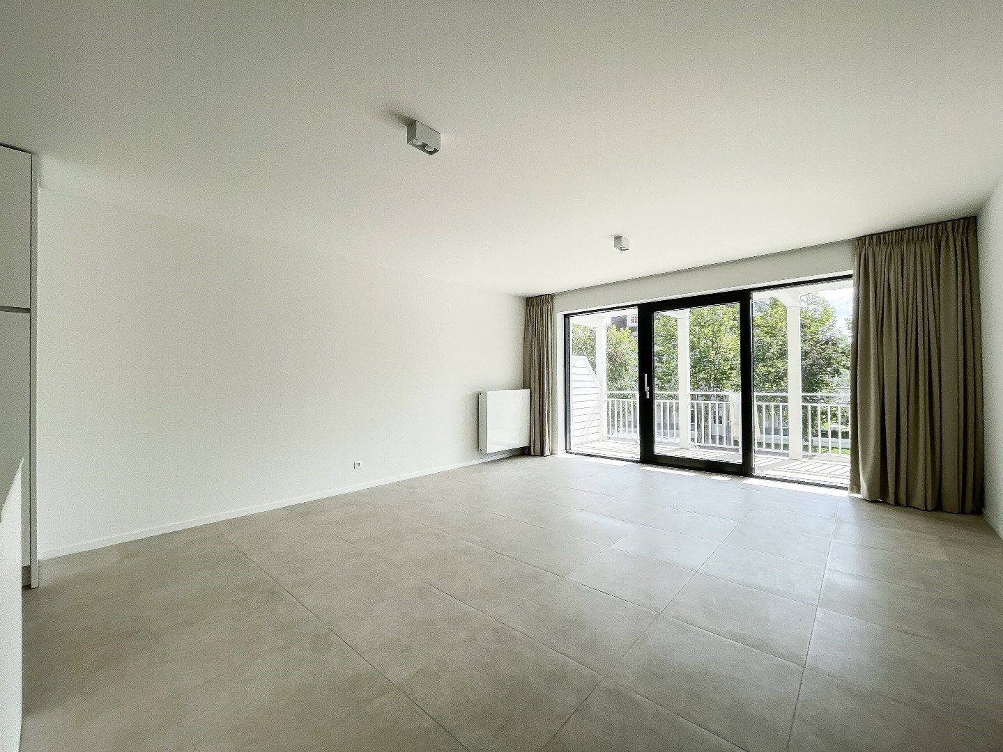 Zeer recent appartement met 2 slaapkamers en zonnig terras, rustig gelegen te Duinenwater. Garagebox in het gebouw. foto 4