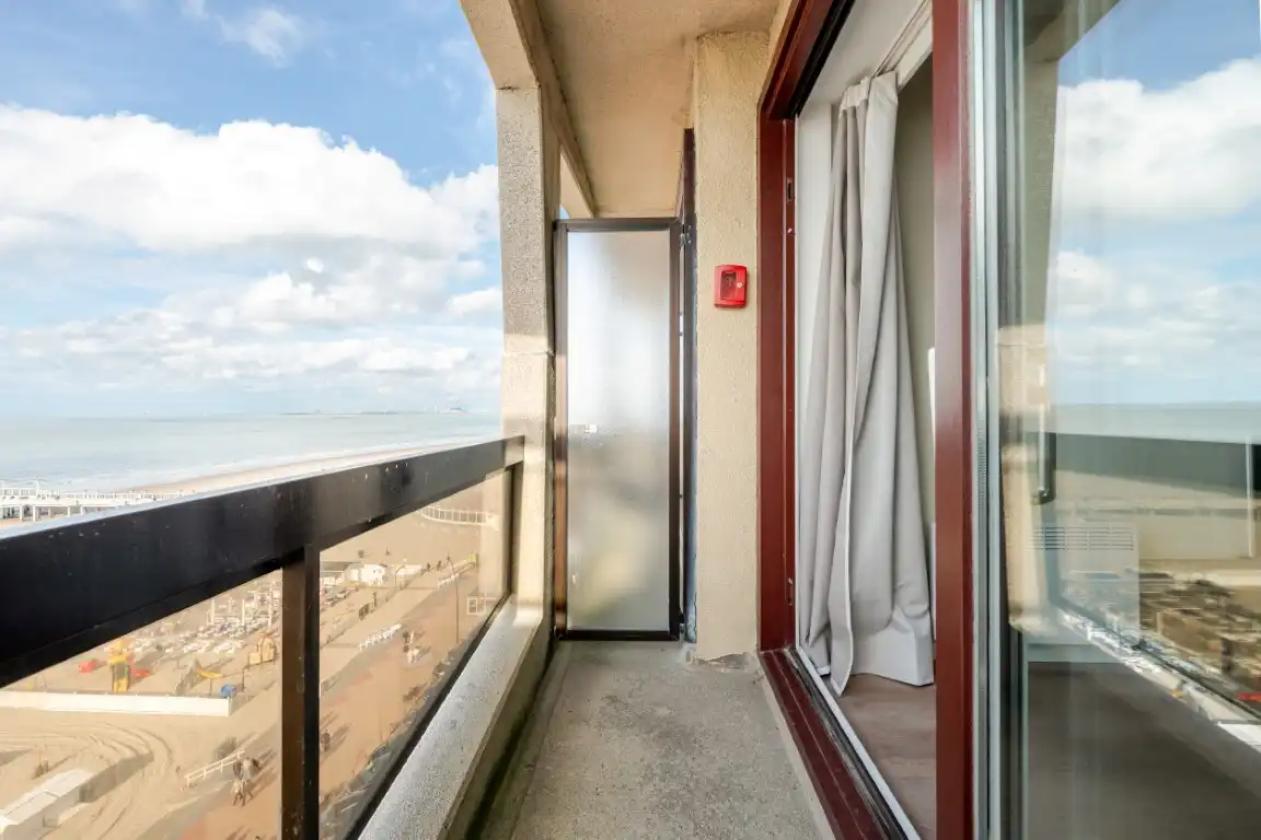 Volledig vernieuwd app met zeezicht – klasse, rust en comfort aan de kust foto 4