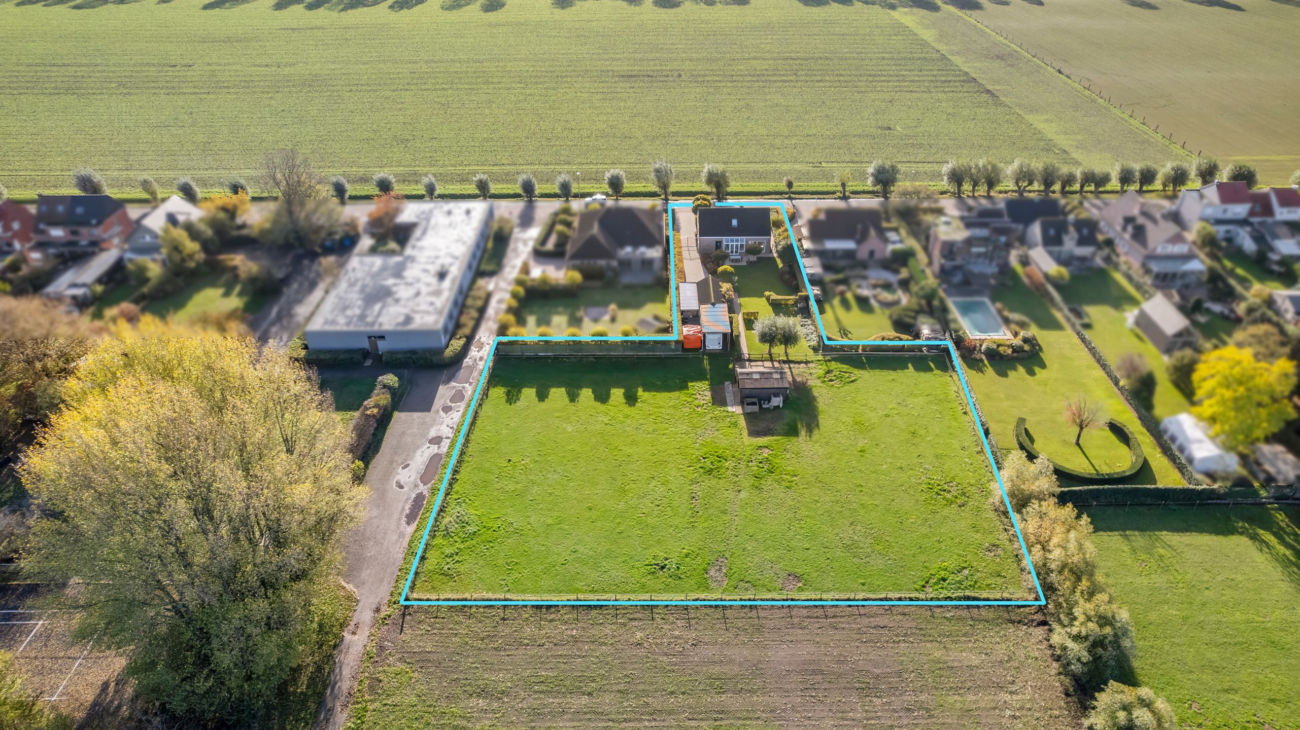 Instapklare villa op perceel van Ca. 4.010 m²! foto 32