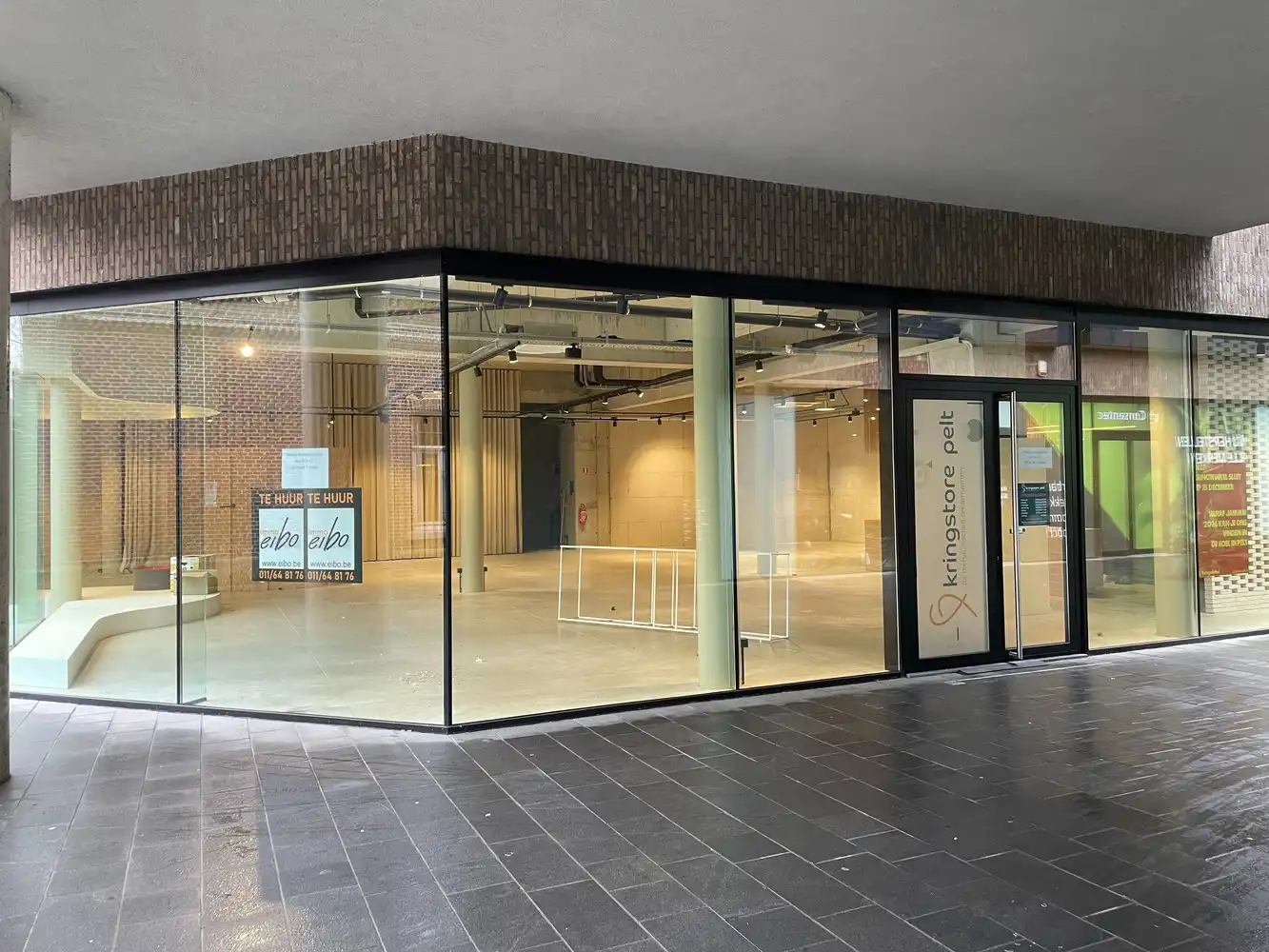 Handelsruimte of kantoorruimte te huur foto 4