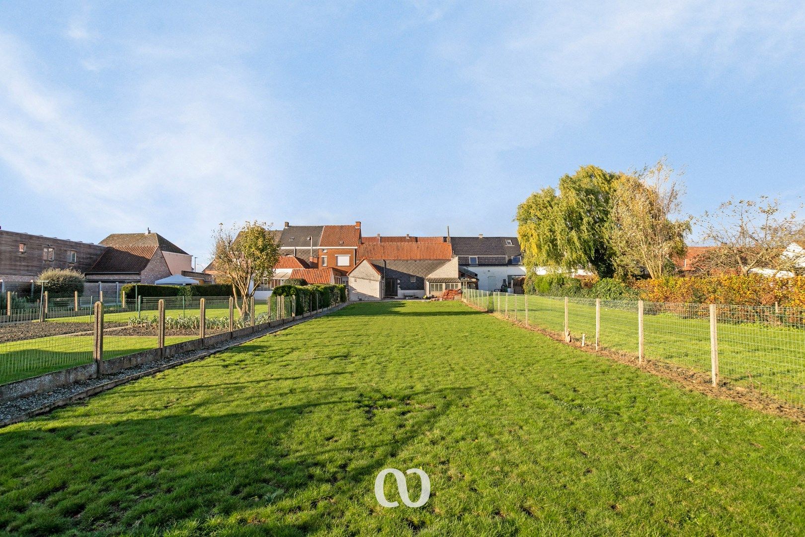 Te renoveren woning met bouwgrond foto 15