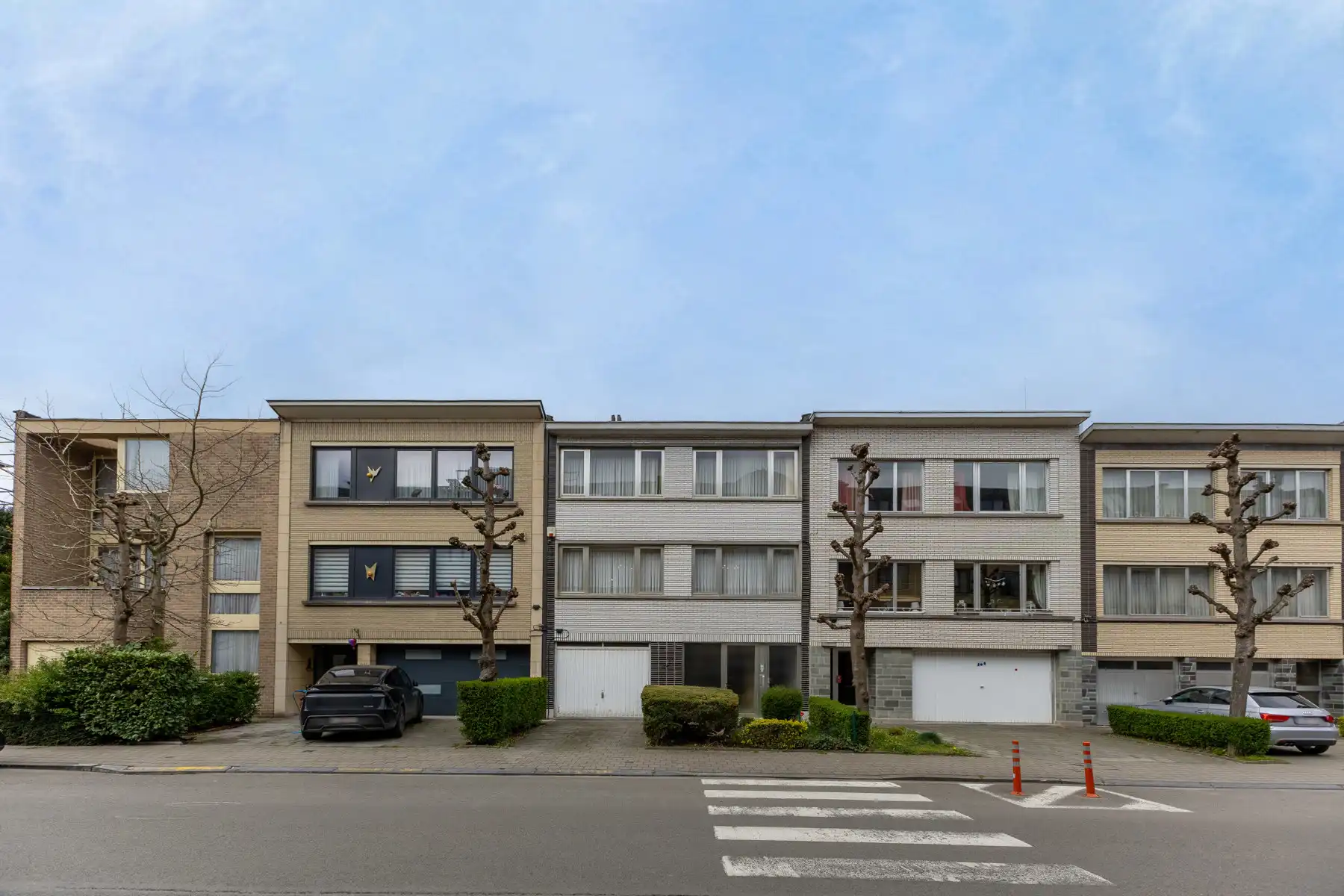 Residentieel gelegen woning met 5 slaapkamers en tuin foto 2