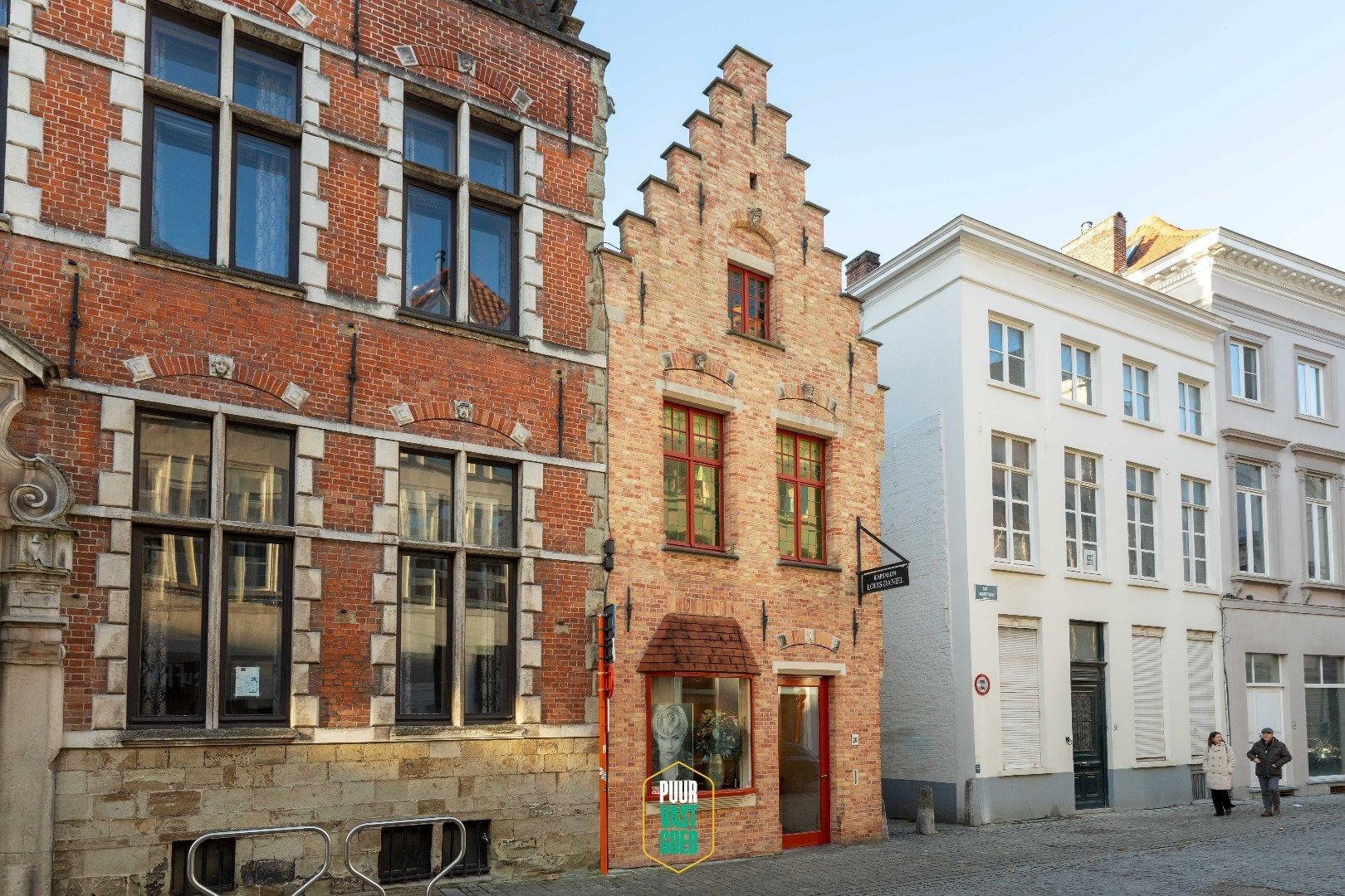 Centraal gelegen commercieel hoekpand met trapgevel in goede staat en veel mogelijkheden! foto 23