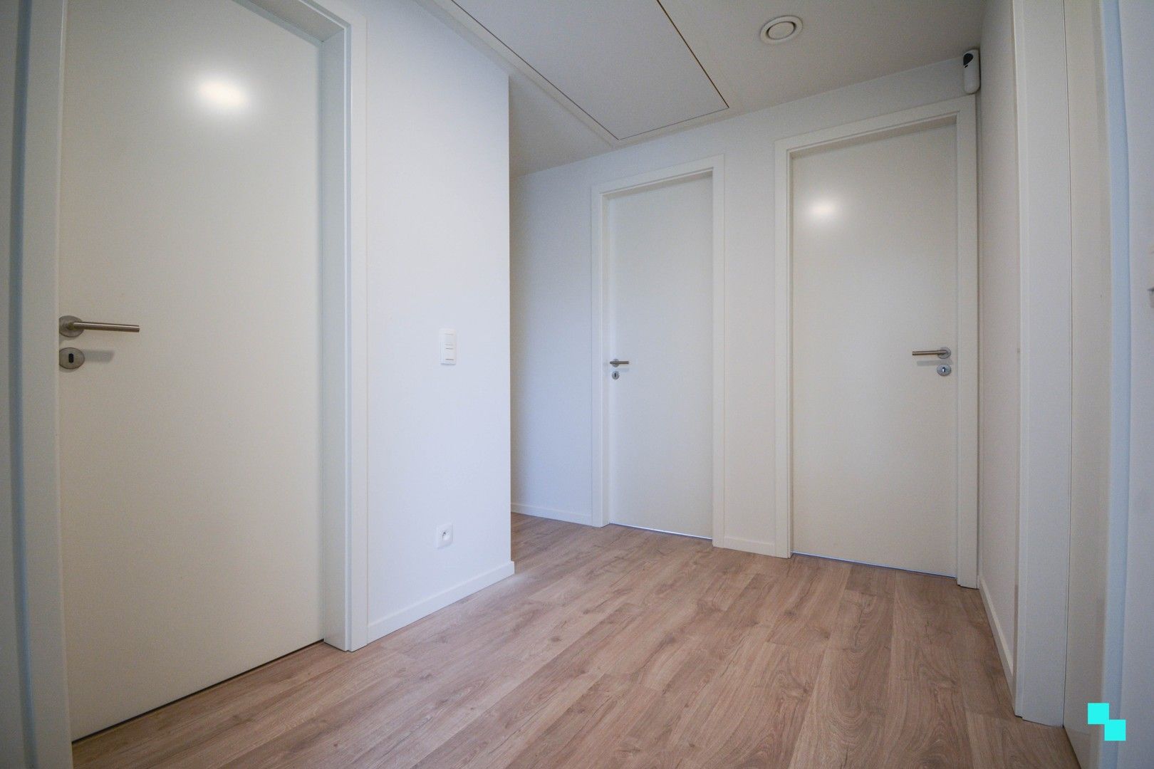 Nieuwbouwwoning met vier slaapkamers te Roeselare foto 9