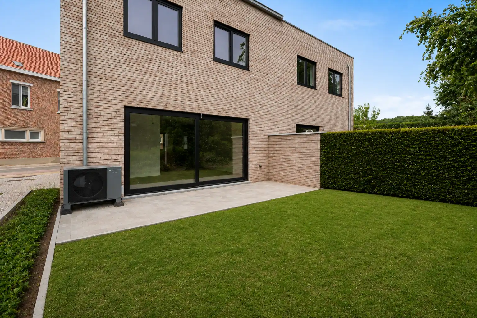 Nieuwbouw met trendy inrichting foto 14