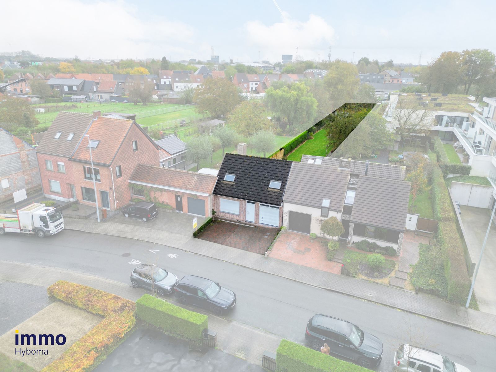 Rustig en centraal gelegen woning op 1022 m², garage, 3 slpk foto {{pictureIndex}}