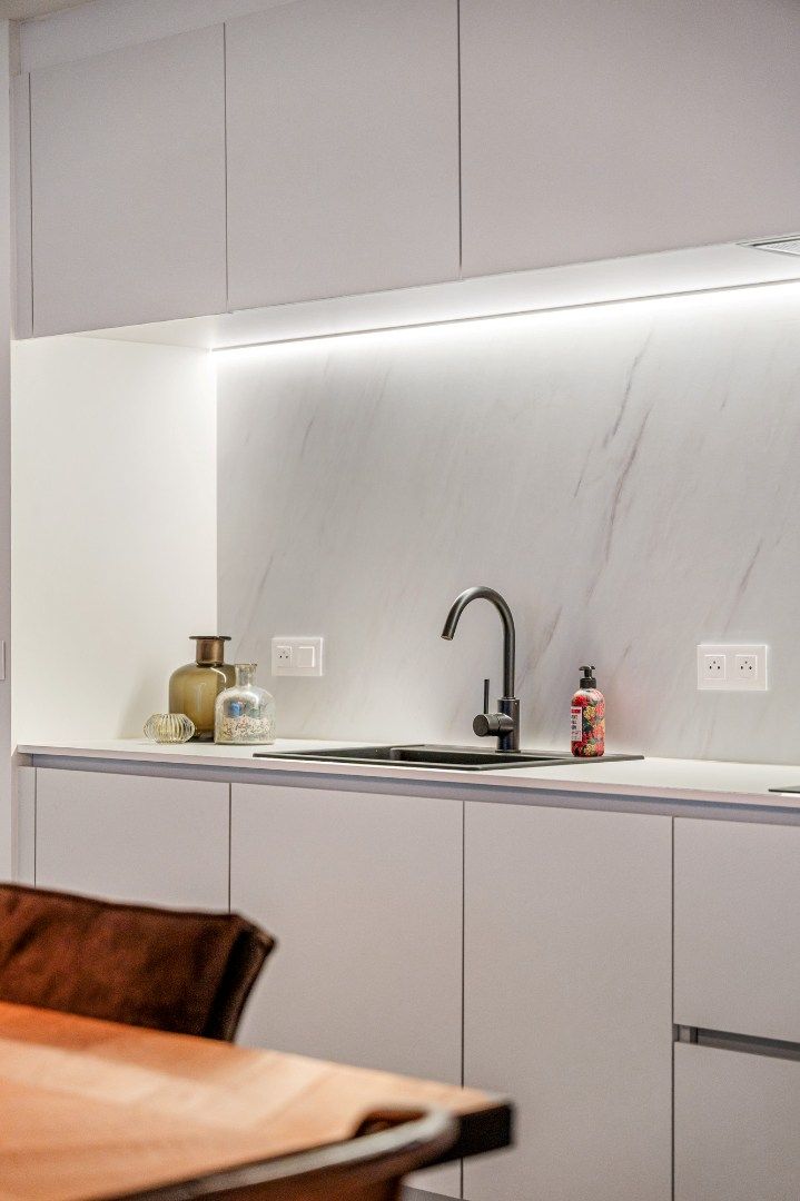 Nieuwbouw appartement, 92m² + terras, 2 slpk, garage en kelderberging in centrum Genk foto 13