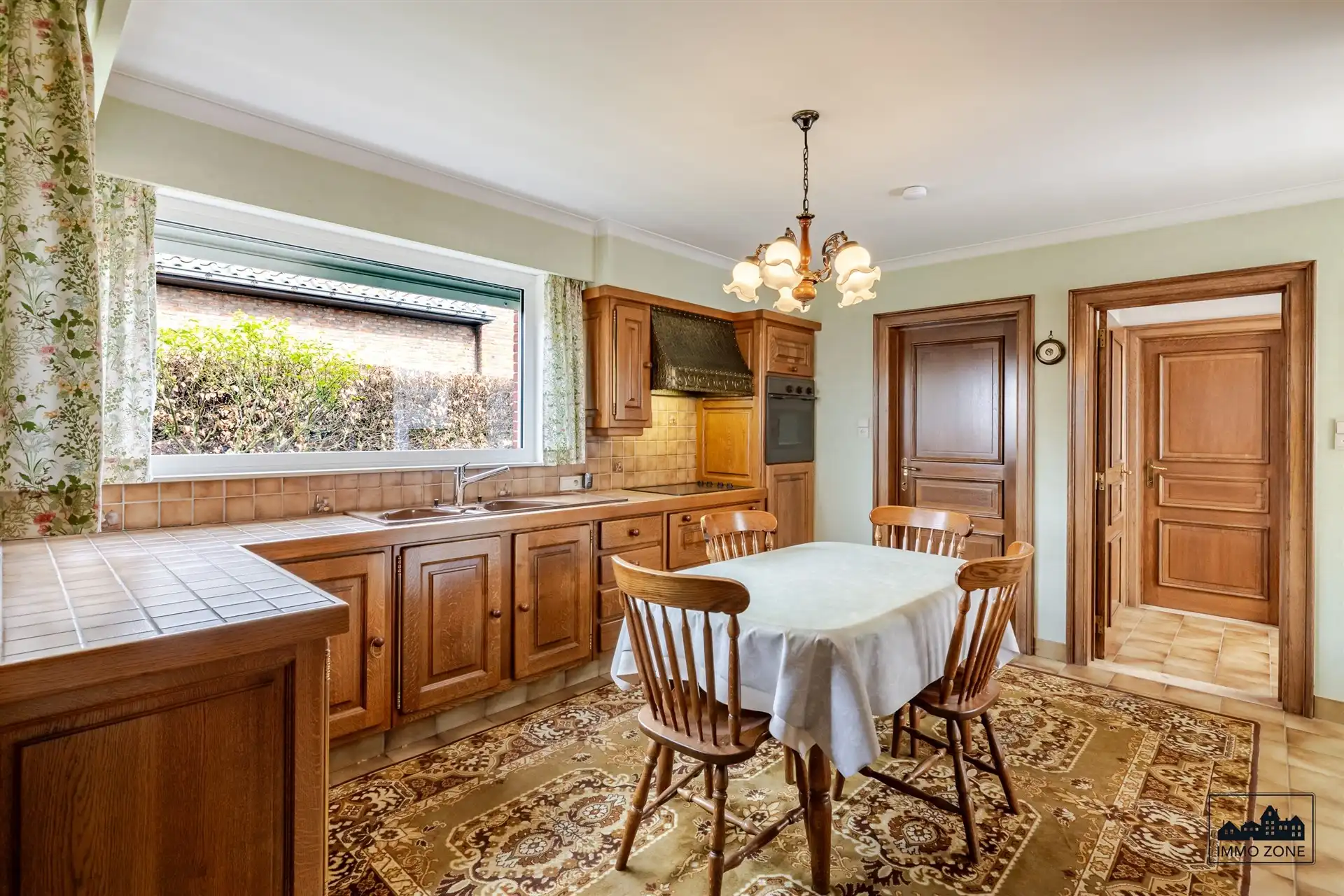 Open bebouwing met 3 slaapkamers op toplocatie foto 8