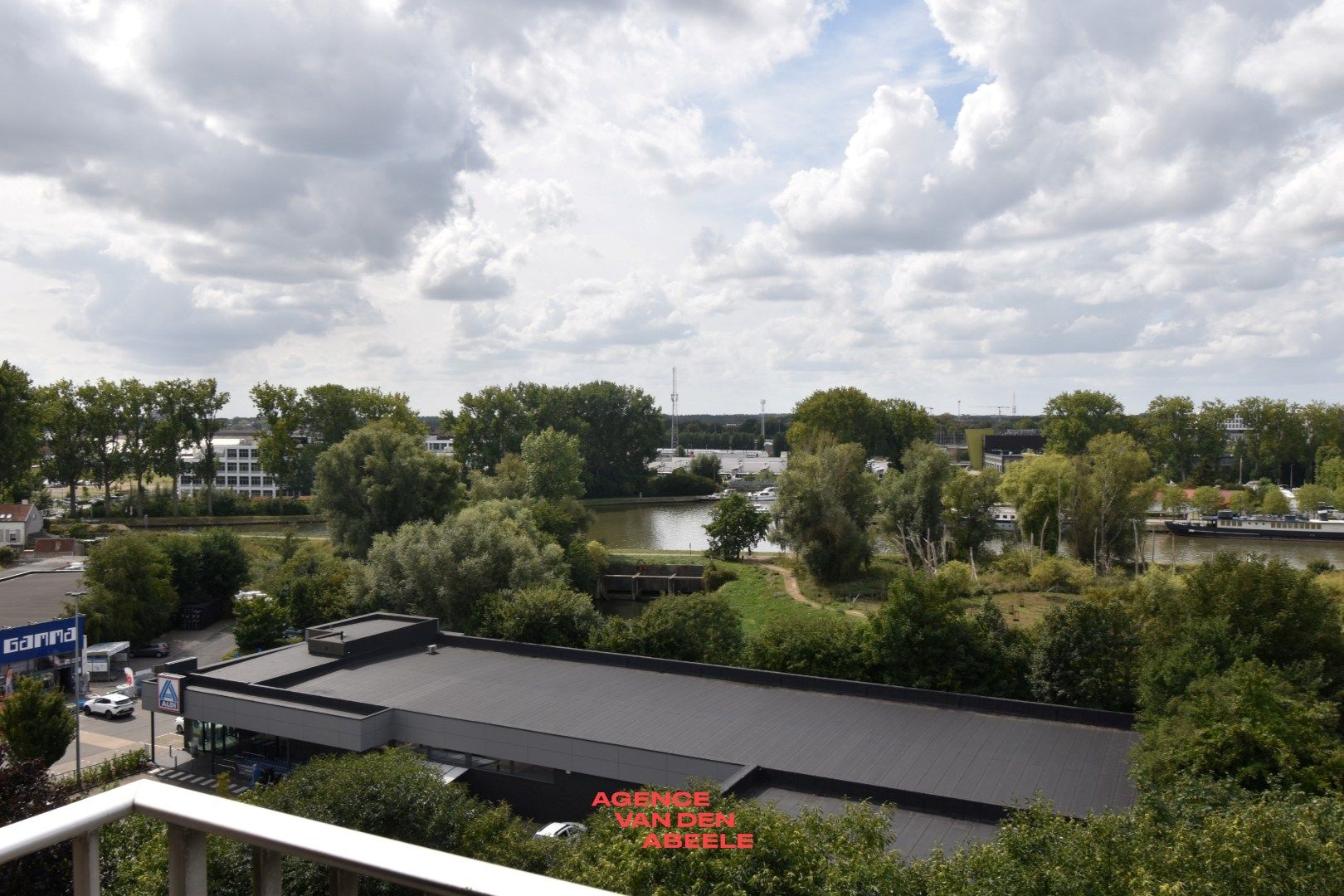 Appartement met 3 slaapkamers, 2 terrassen en garage foto 14