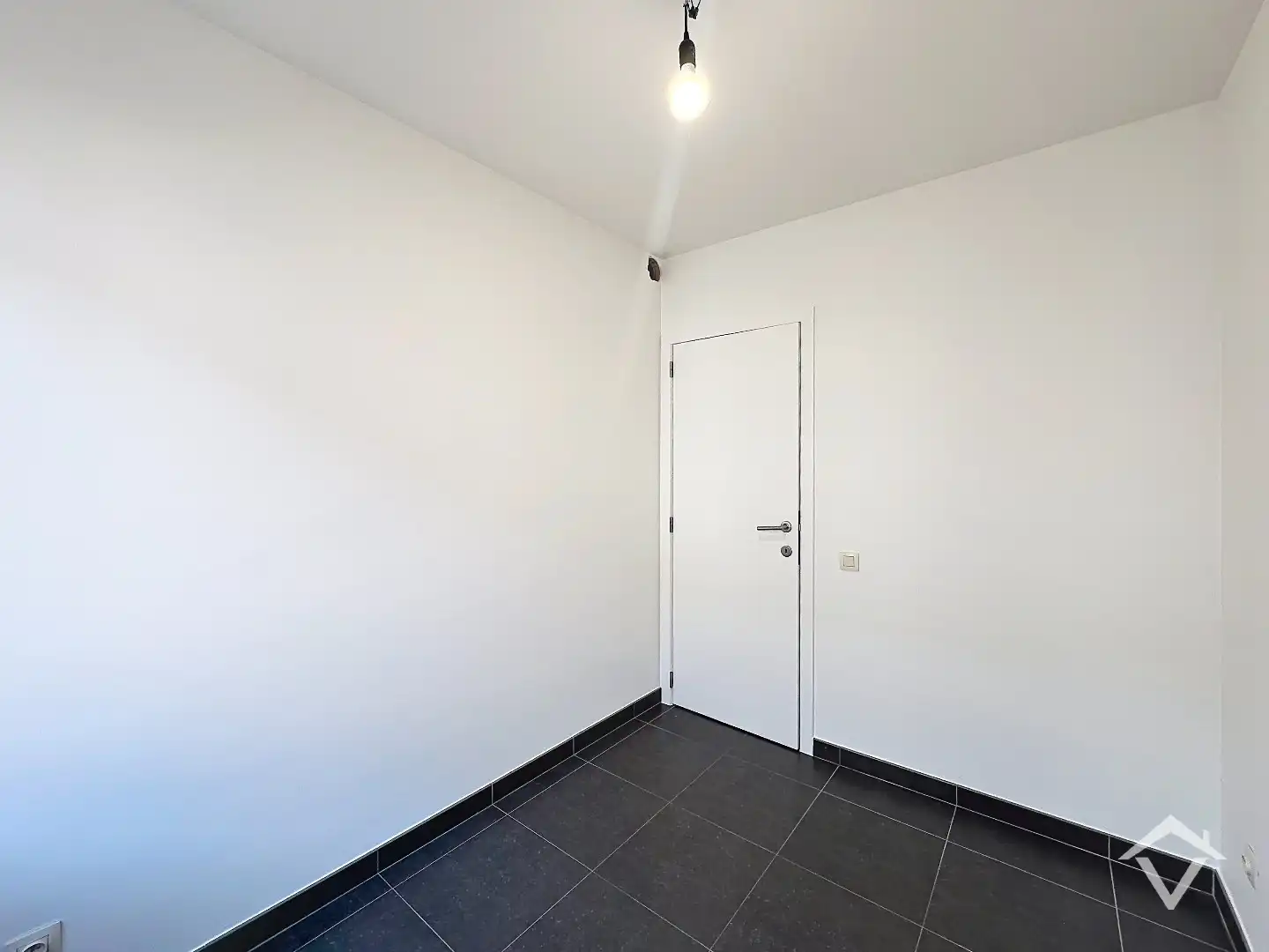 Instapklaar gelijkvloers appartement met staanplaats te Gistel foto 17