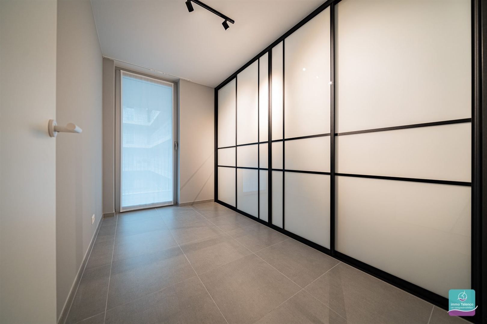 App 1 slpk met dressing/bureau, terras en autostaanplaats foto 15