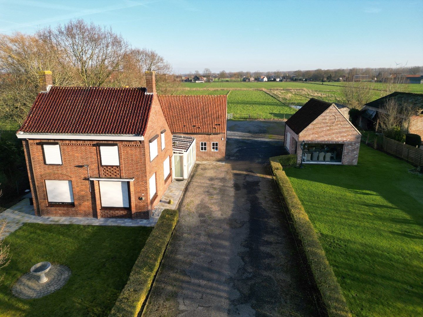 Vrijstaande woning op ruim perceel foto {{pictureIndex}}