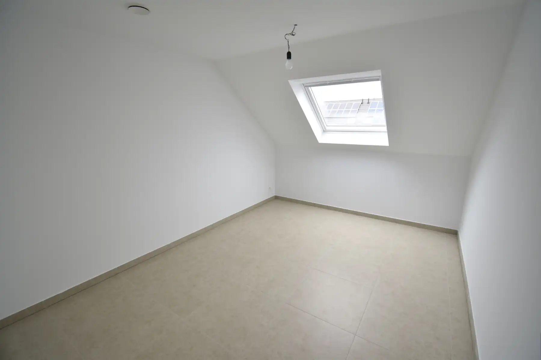 Recente gezinswoning met 3 slaapkamers foto 14