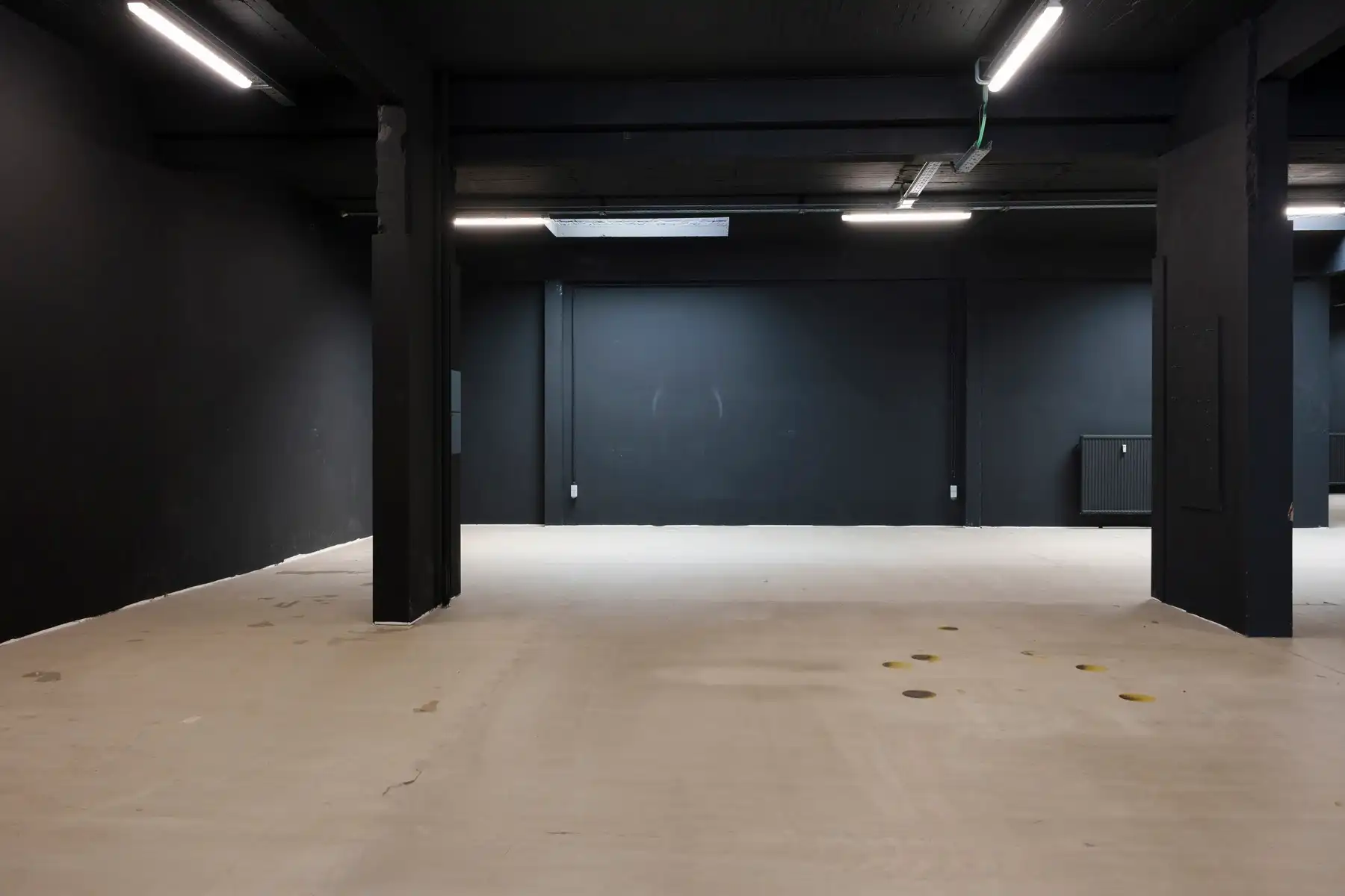 Veelzijdige commerciële ruimte met uitzonderlijke hoogte foto 7