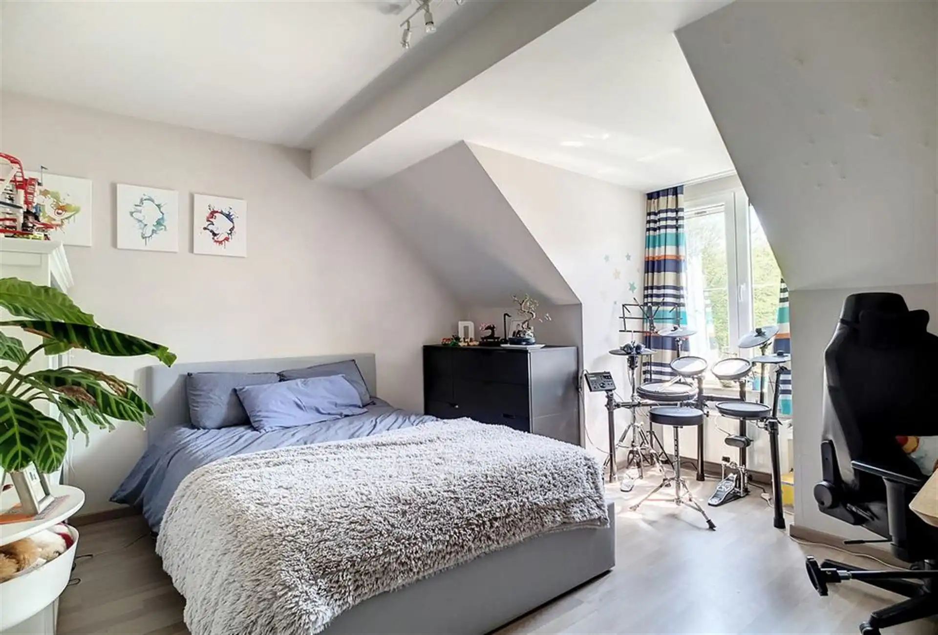 Residentieel gelegen villa foto 22