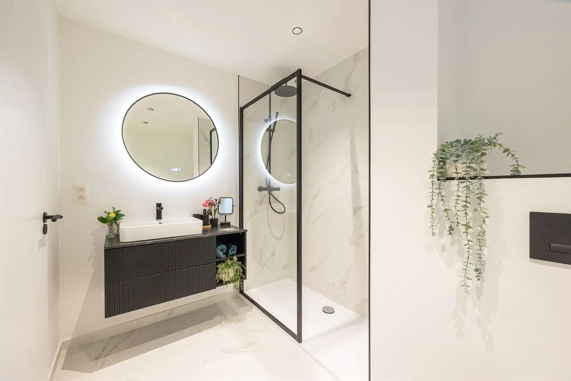 Gerenoveerd app. met 2 slpkmrs. en terras foto 4