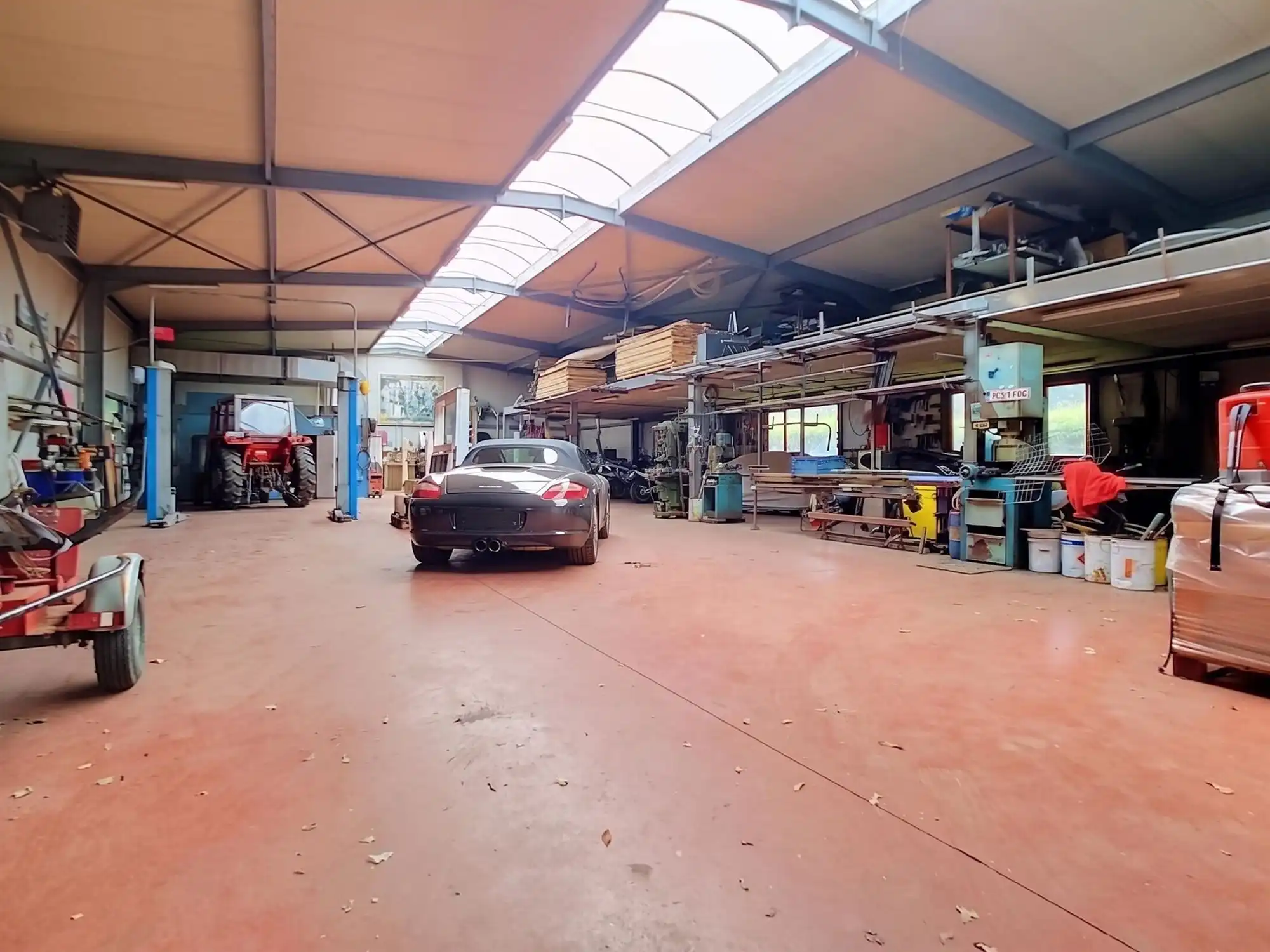 Veelzijdig bedrijfspand met toonzaal en atelier te huur in Heist-op-den-Berg foto 6