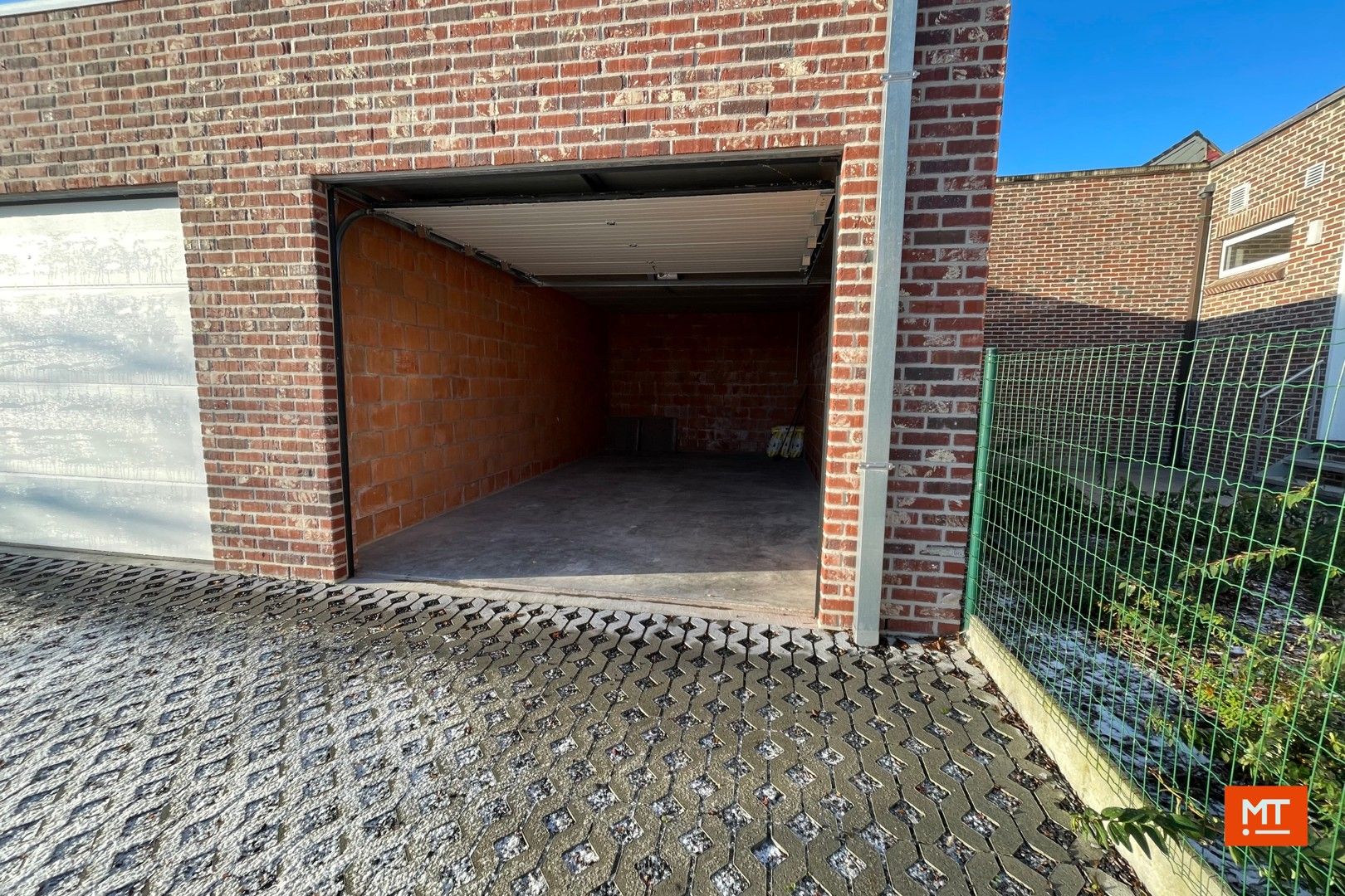 Gelijkvloers appartement met 2 slaapkamers en garage foto 16