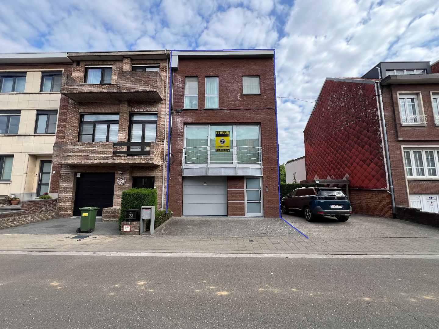 Moderne, zeer ruime woning met 4 slpks, garage en prachtige tuin op een topligging in Kessel-Lo foto {{pictureIndex}}
