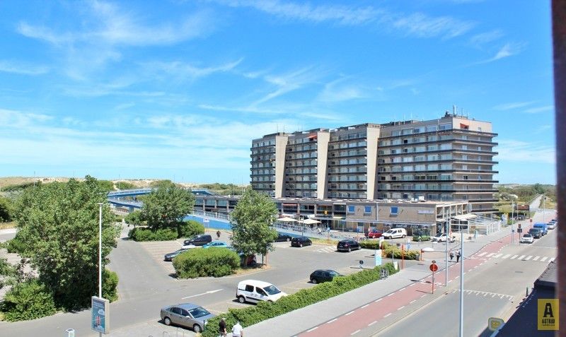 Zonnig appartement op toplocatie met mooie zicht in Bredene! foto {{pictureIndex}}