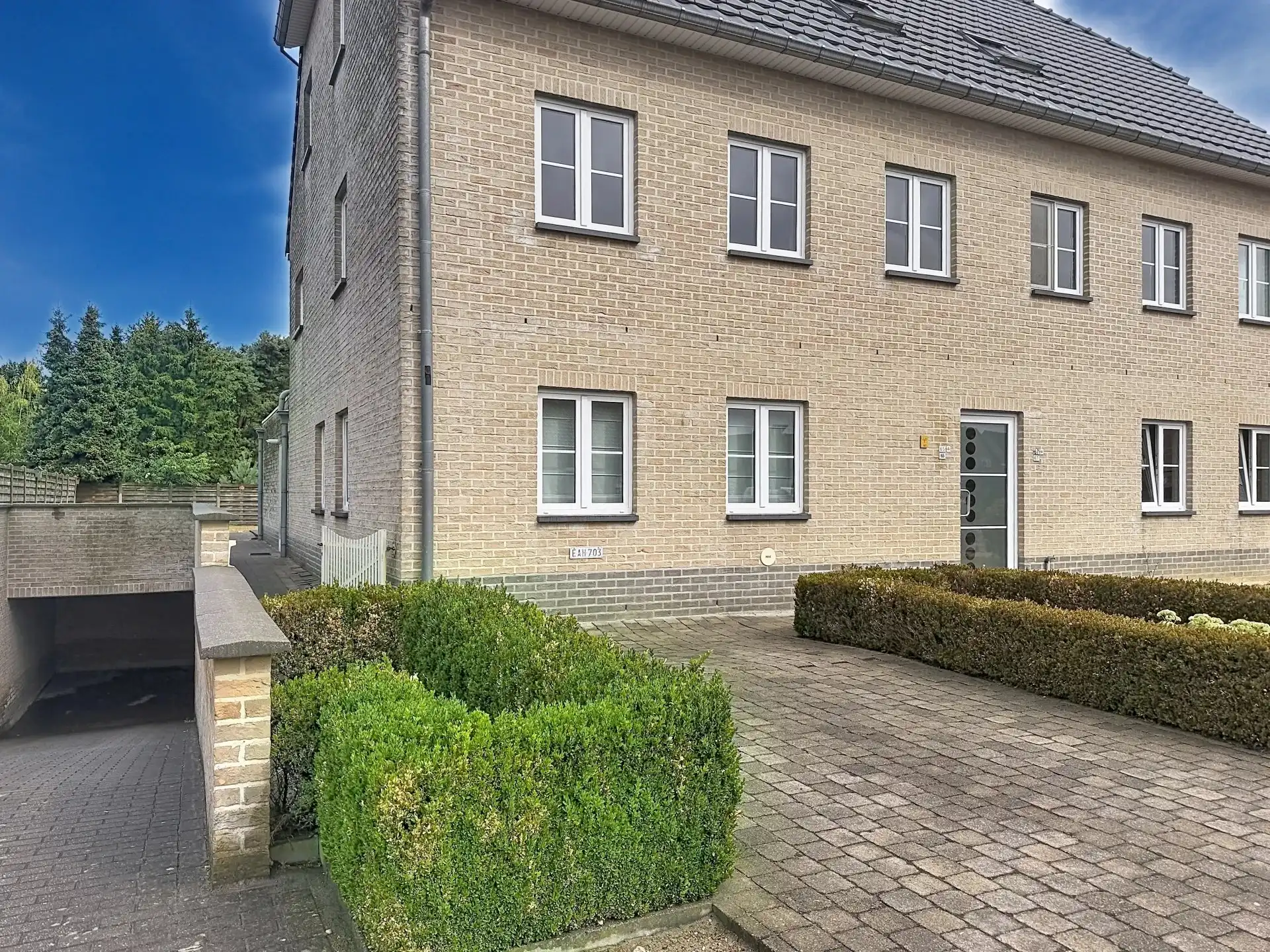 TE HUUR | Ruim gelijkvloers appartement met tuin foto 3
