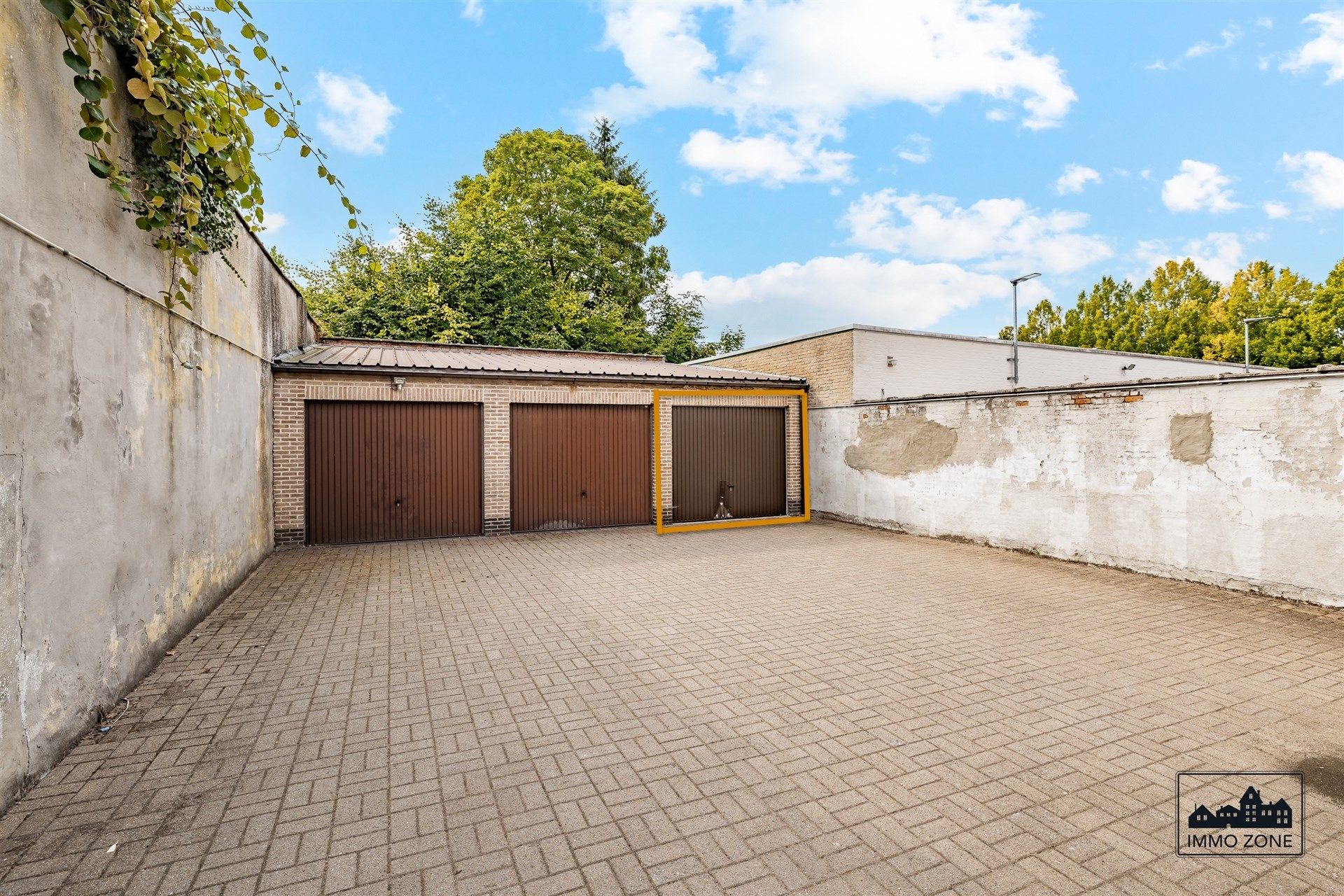 Ruim éénslaapkamerappartement te koop met terras en garage foto 11