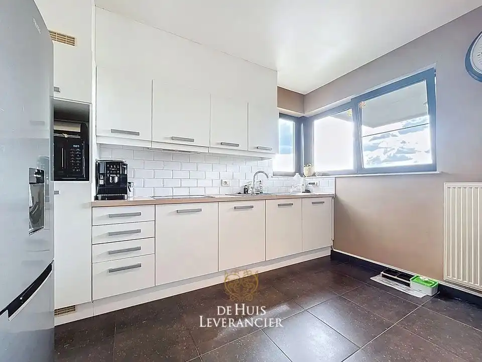 Lichtrijk en instapklaar appartement (100 m²) met zonnig terras in Molenveld Edegem! foto 14