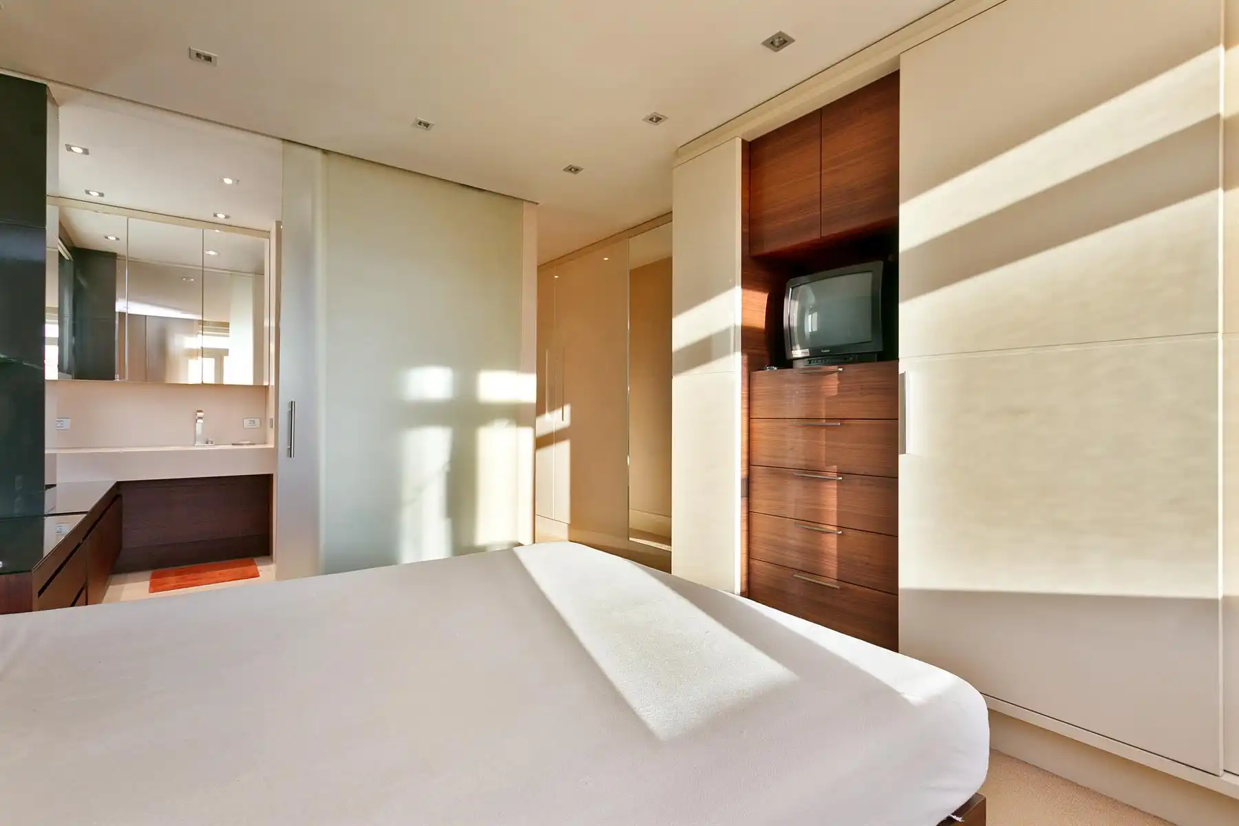 Gemeubileerd app. met uitzicht op het Stadspark  foto 11